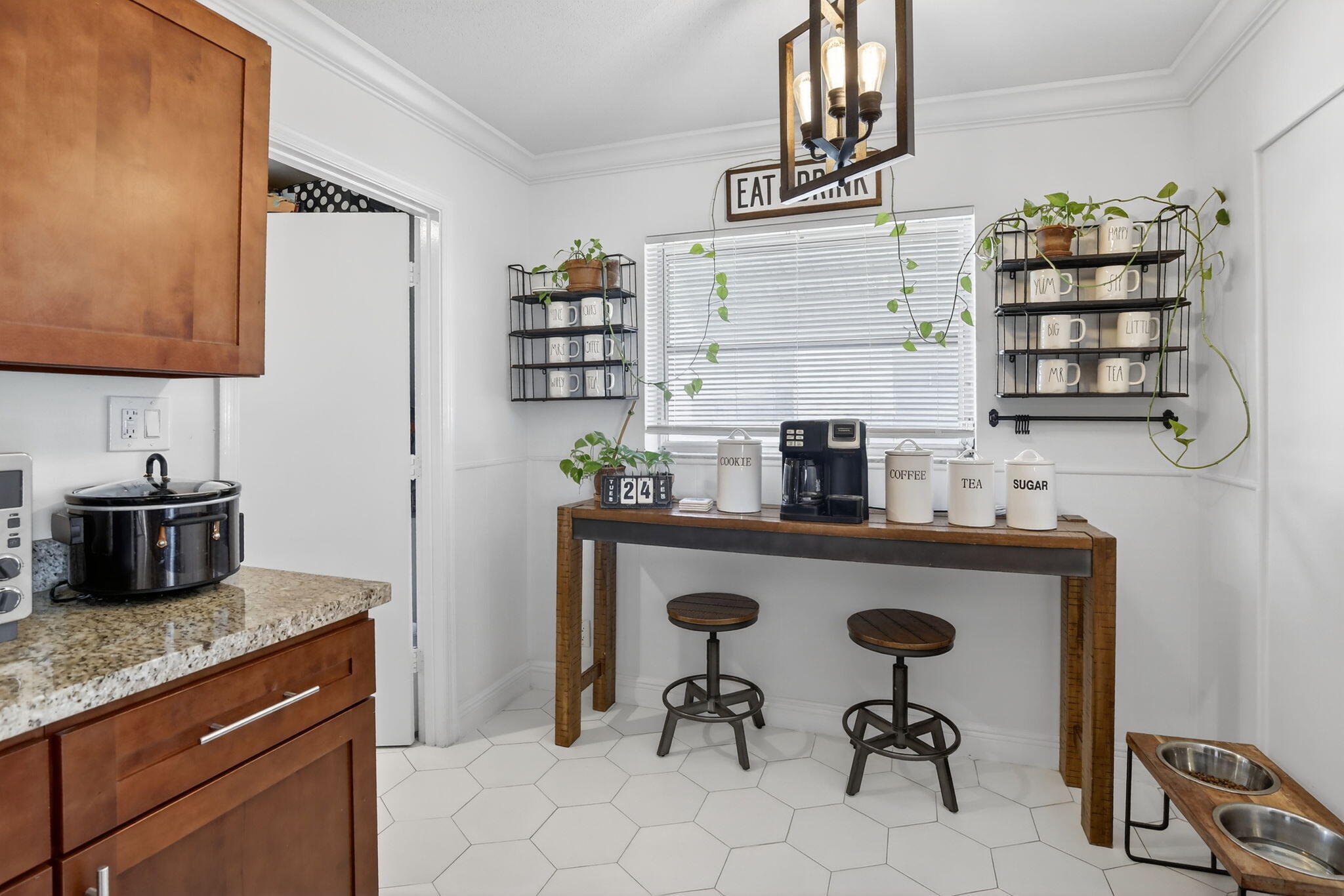 5710 NW 70th Terrace