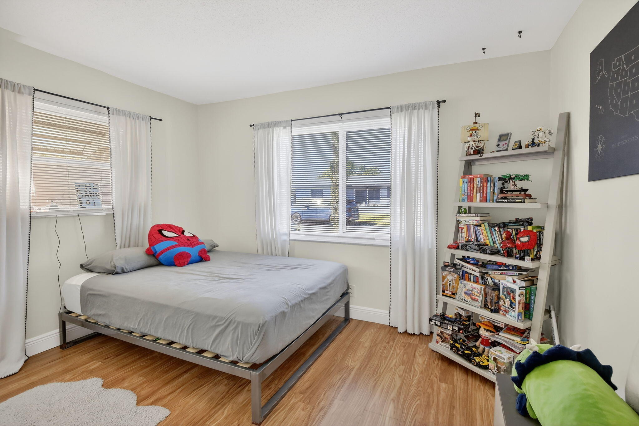 5710 NW 70th Terrace