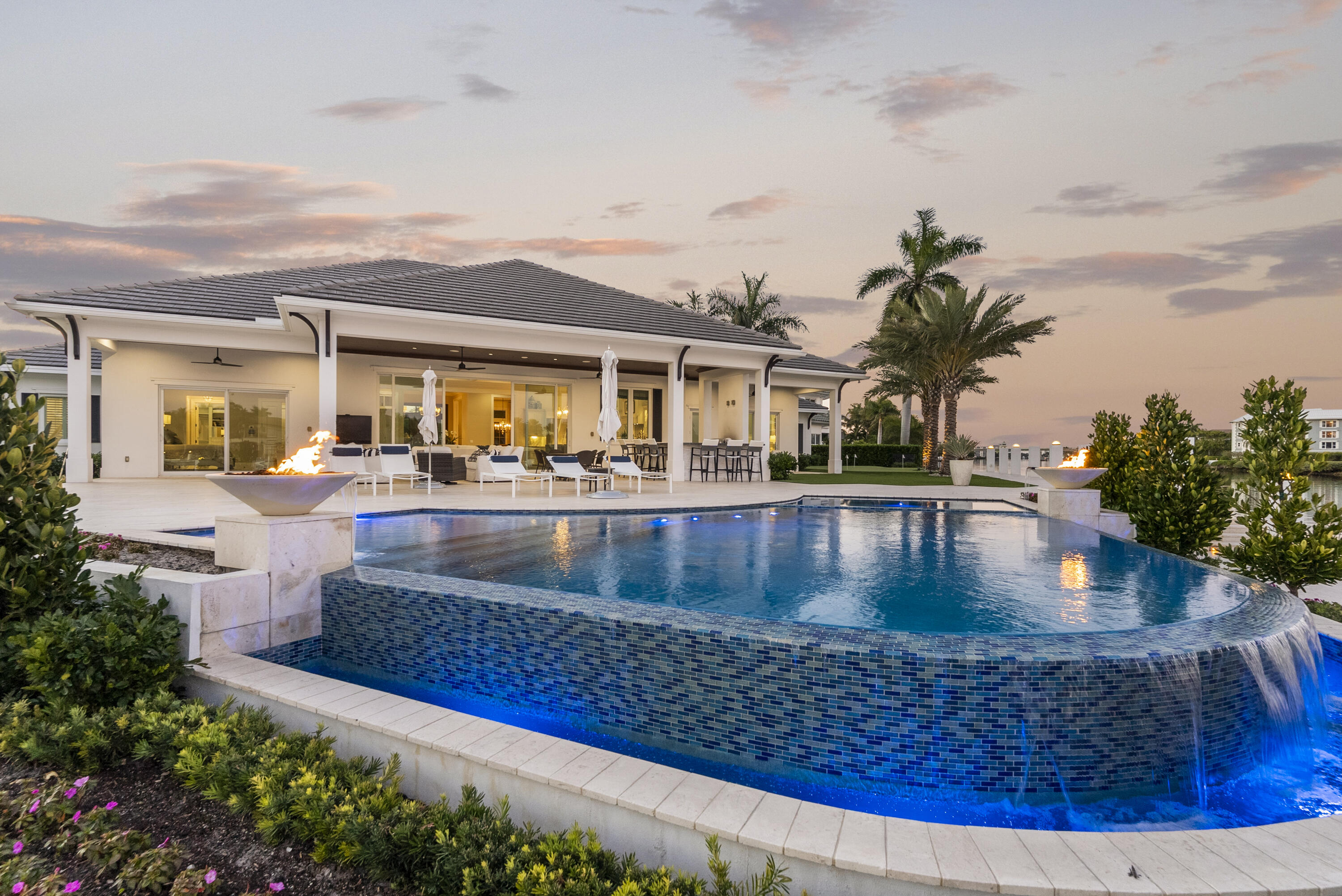 976 Cypress Drive
