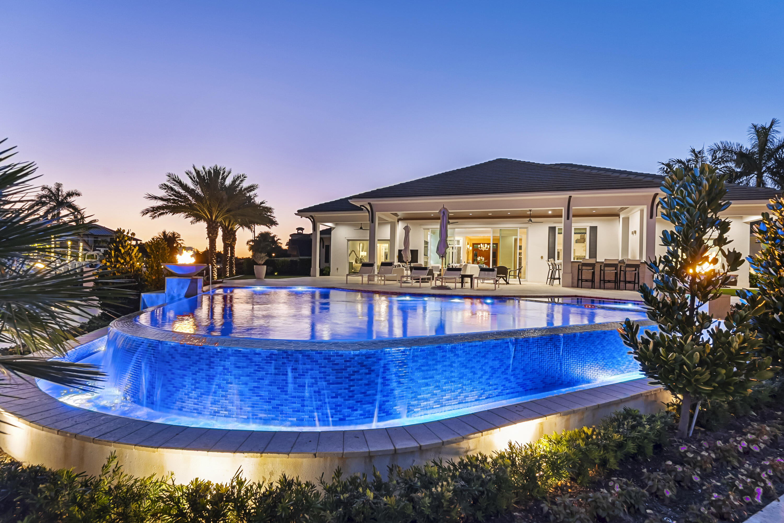 976 Cypress Drive