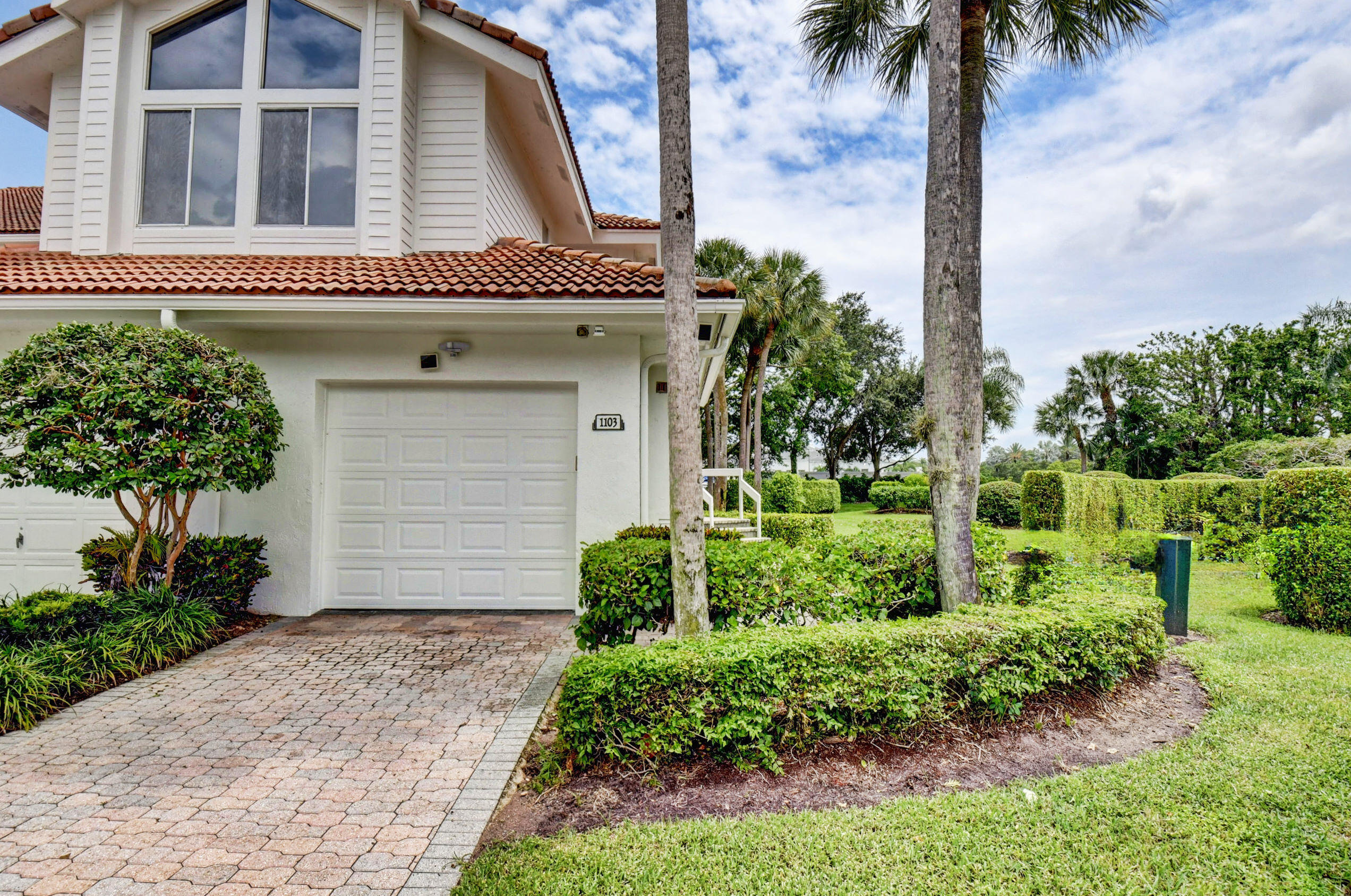 2464 NW 59th Street 1103