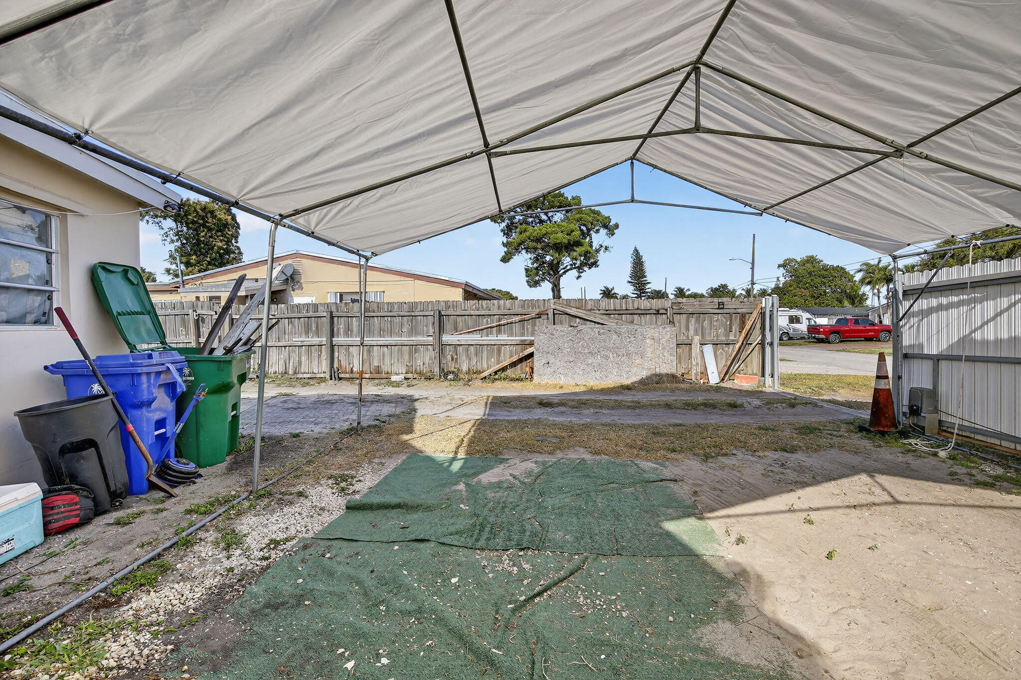 6721 SW 28th Court