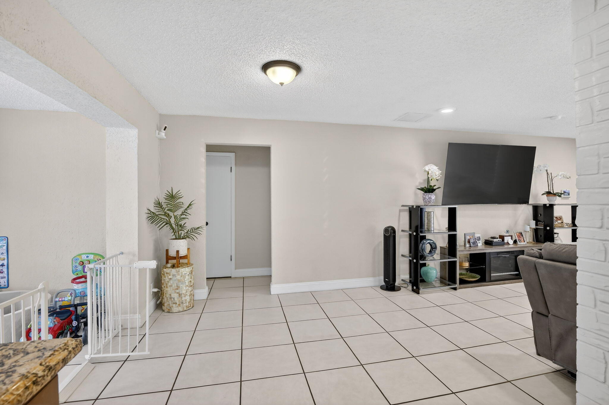6721 SW 28th Court