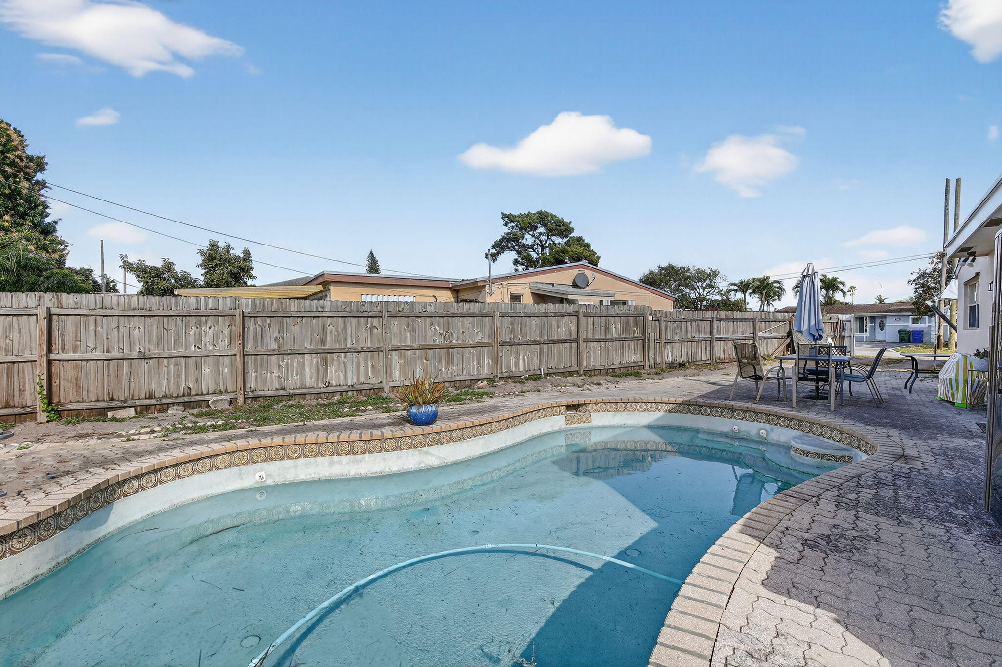 6721 SW 28th Court