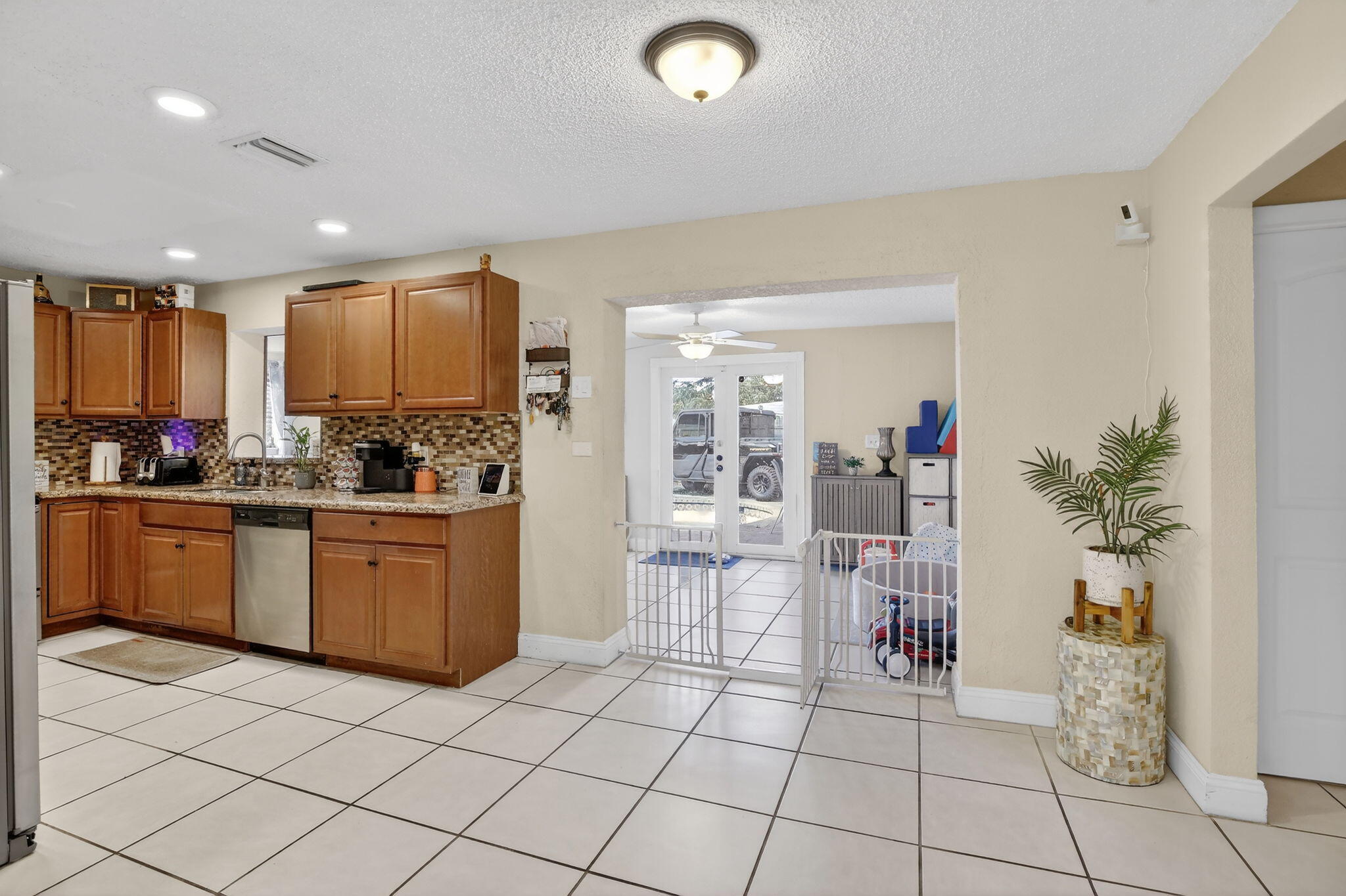 6721 SW 28th Court
