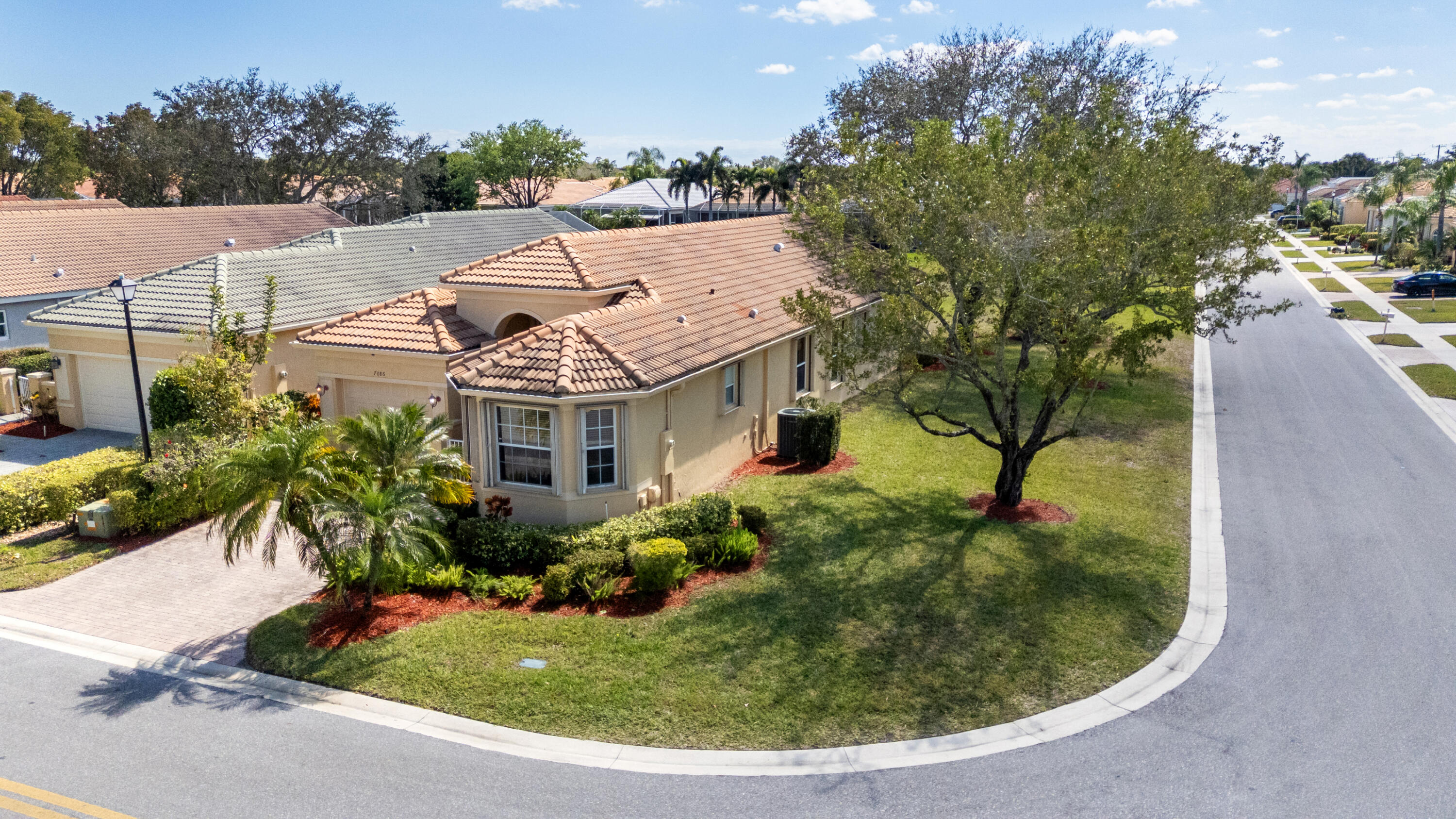 7086 Del Corso Lane