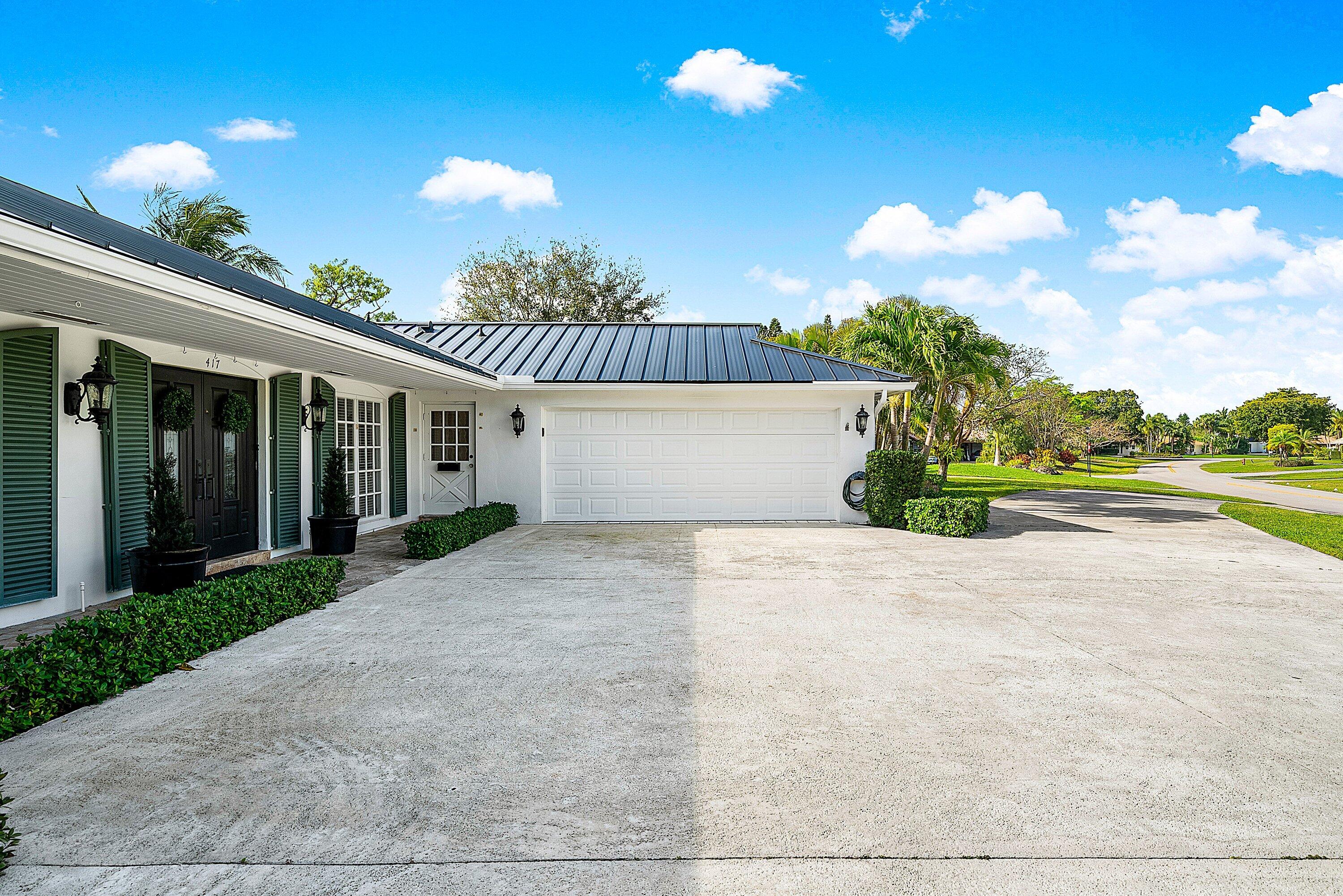 417 N Country Club Drive