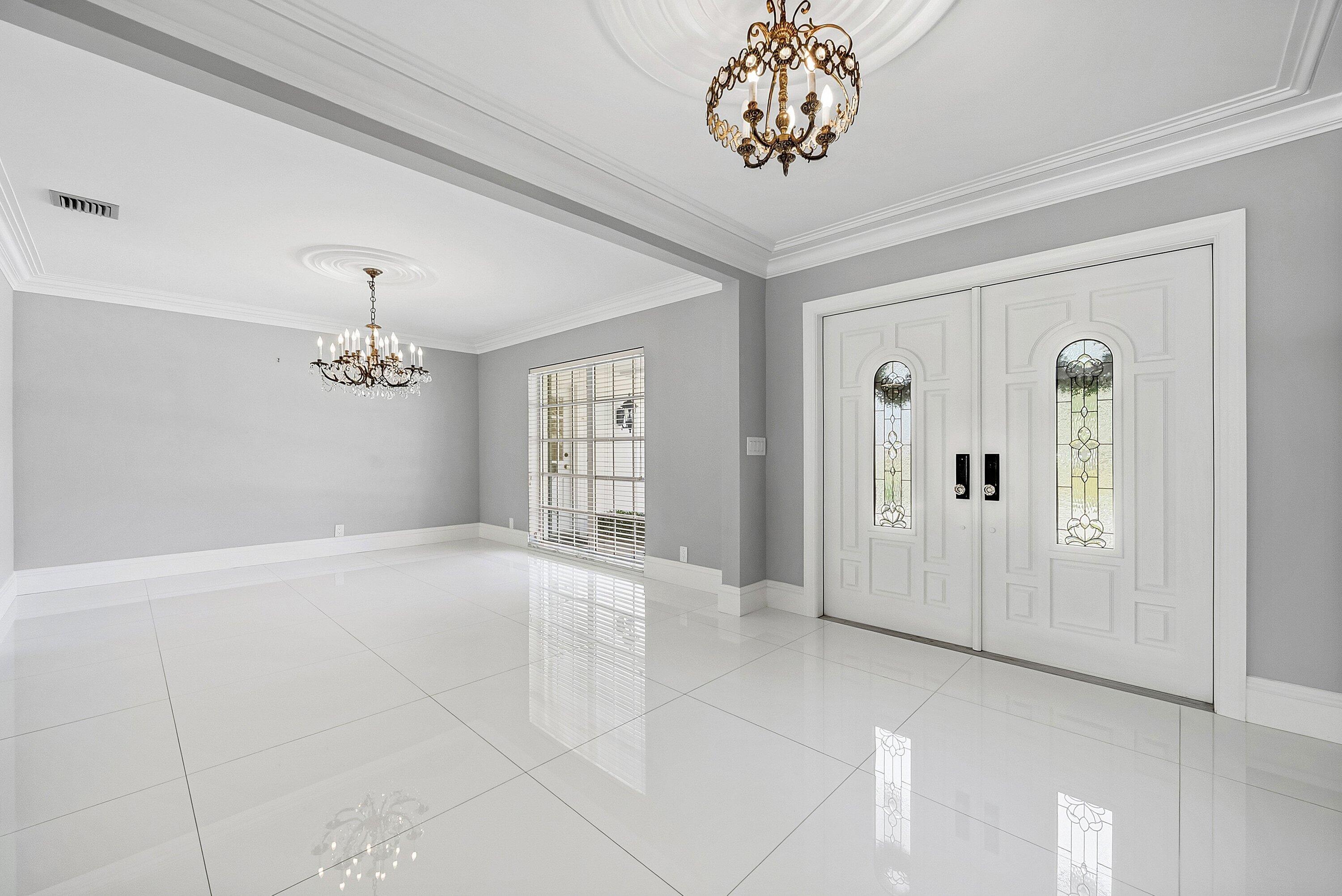 417 N Country Club Drive