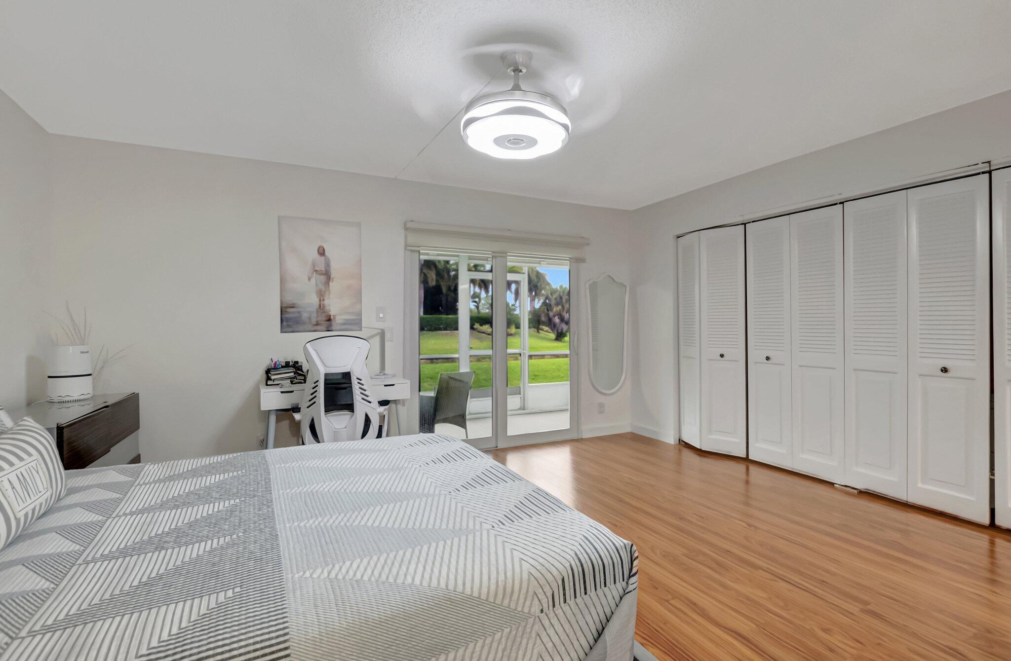 1044 Rexford C