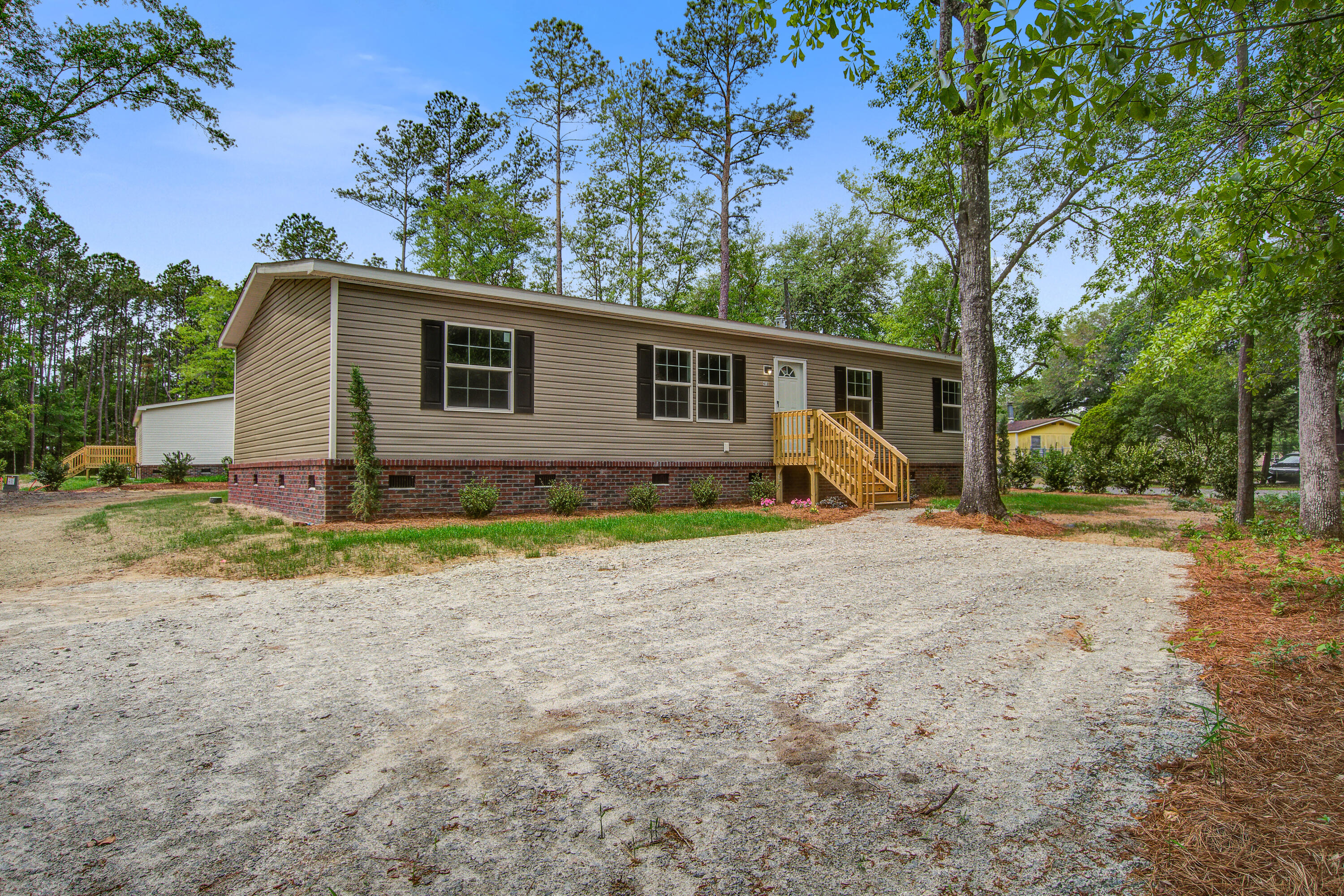 413 Peacock Lane