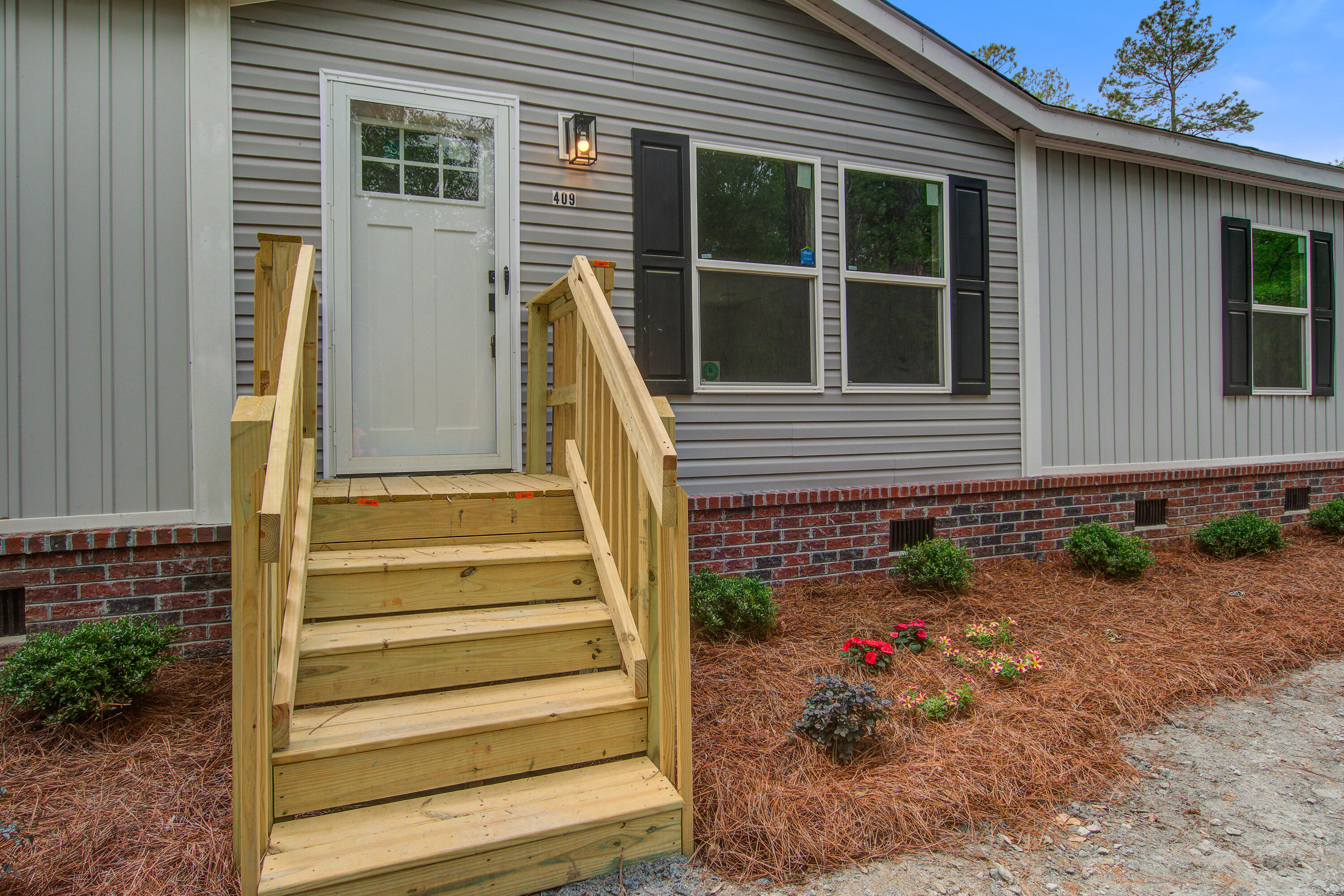409 Peacock Lane