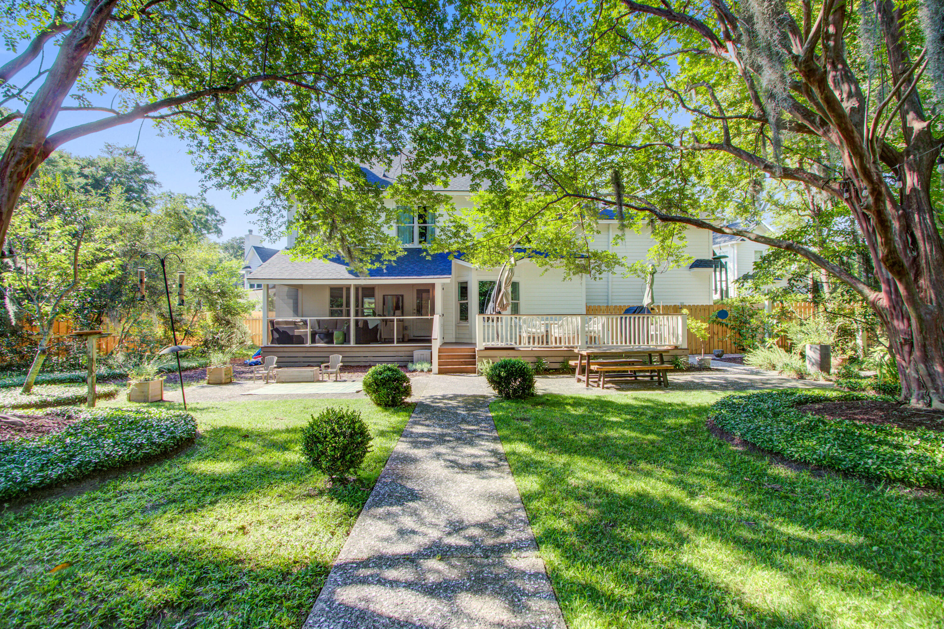 1081 Groves Manor Court