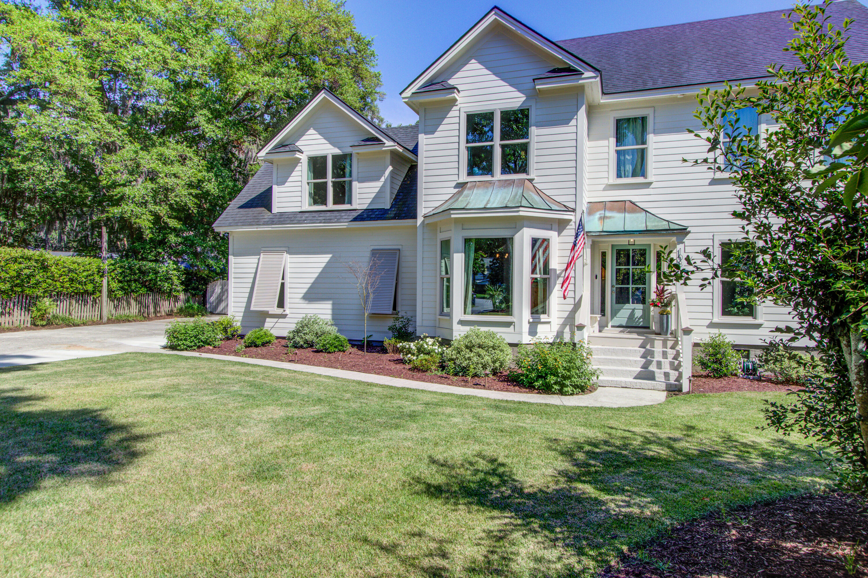1081 Groves Manor Court