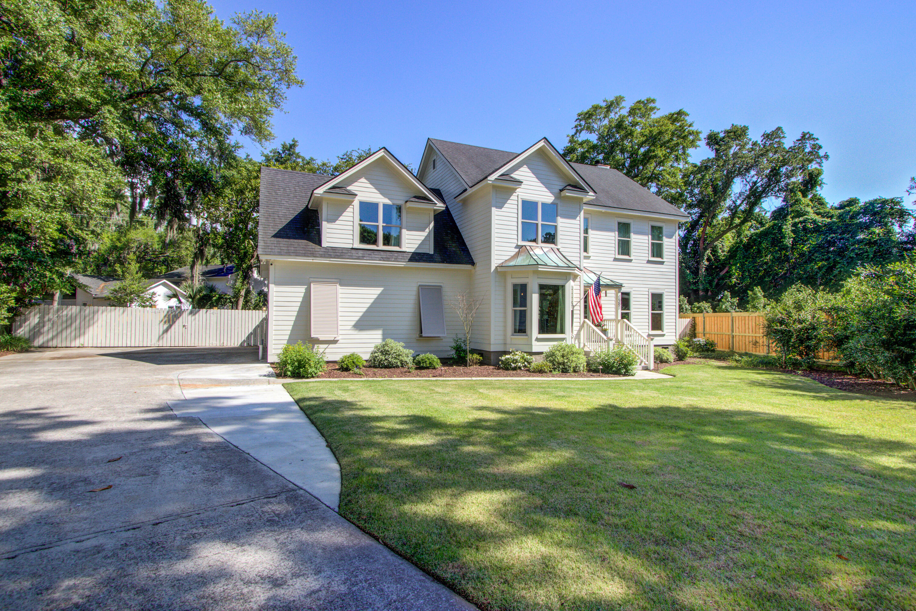 1081 Groves Manor Court