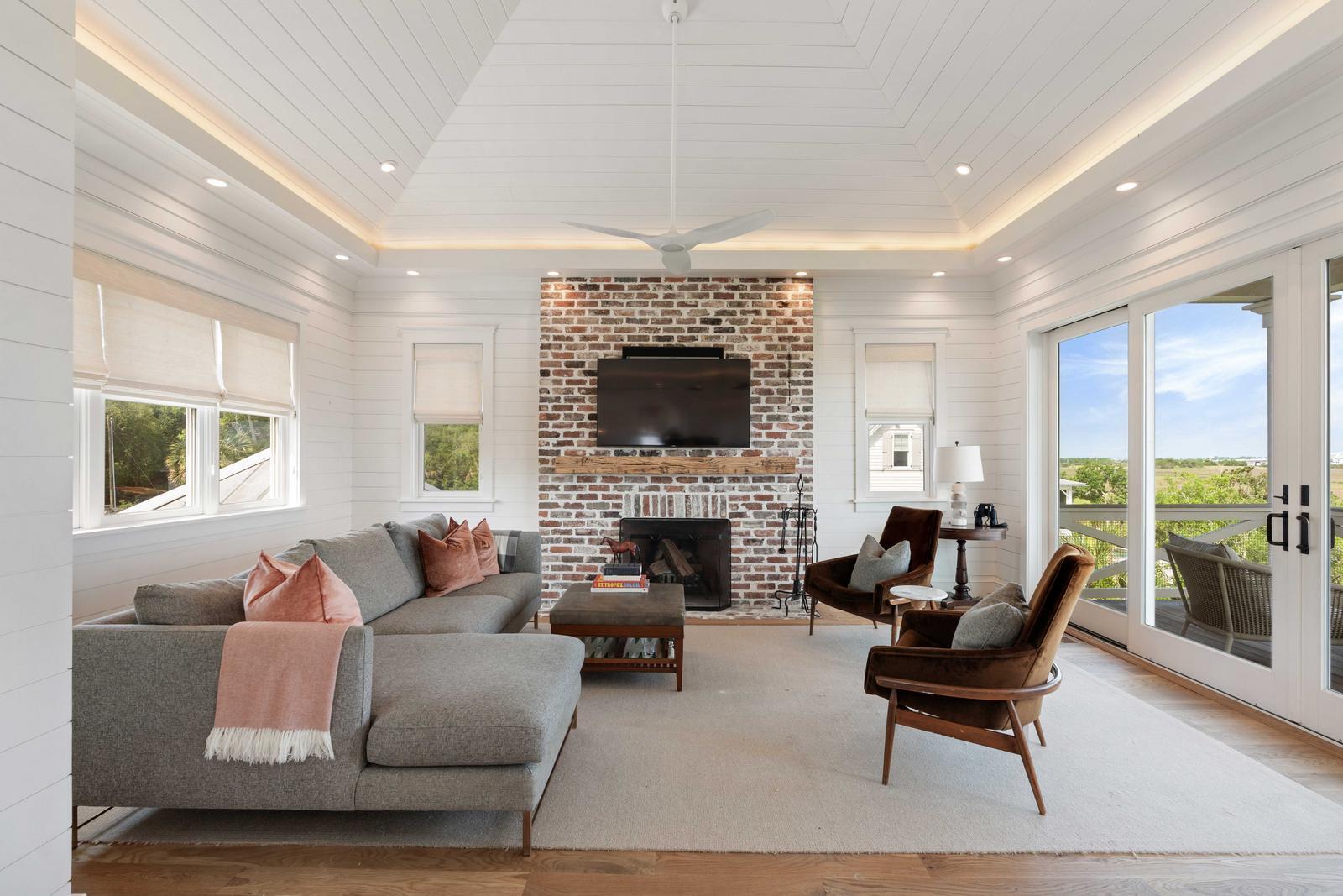 2618 Raven Drive