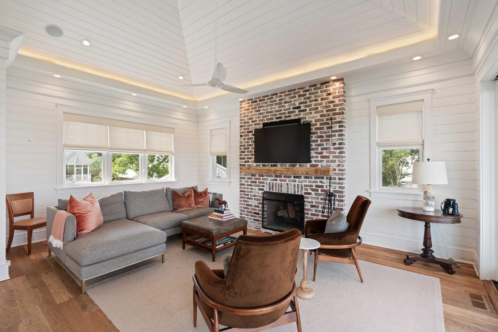 2618 Raven Drive