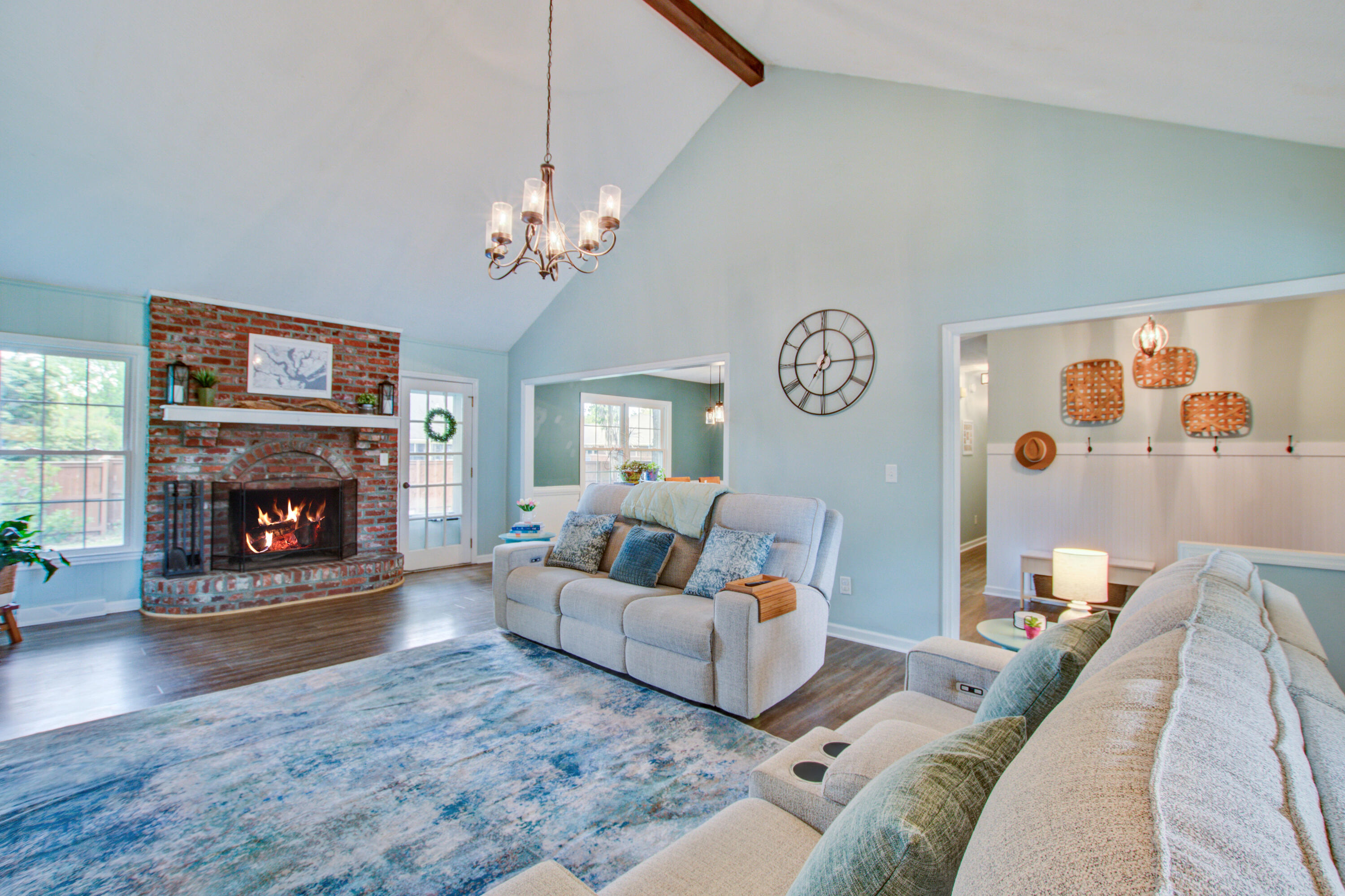 2115 Hunter Creek Drive