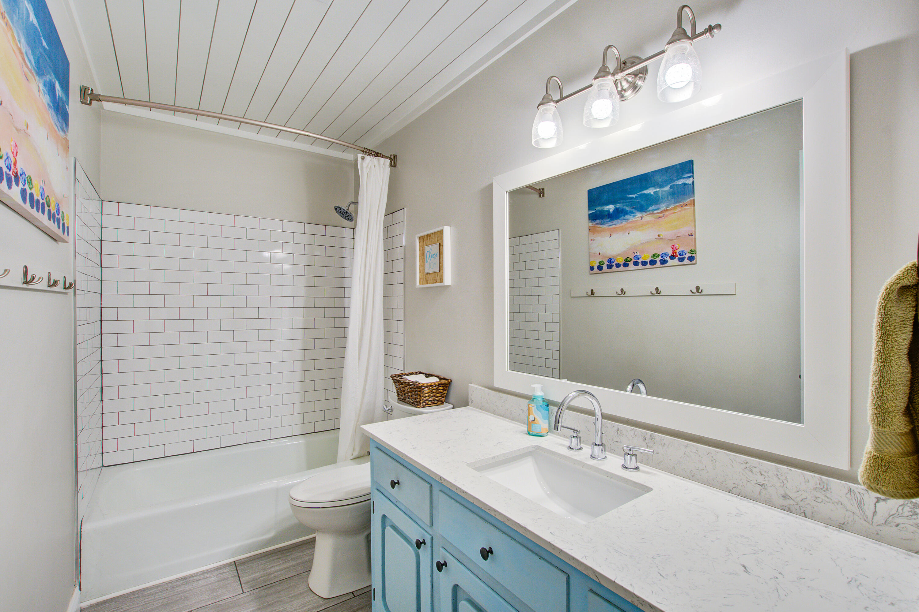 2115 Hunter Creek Drive