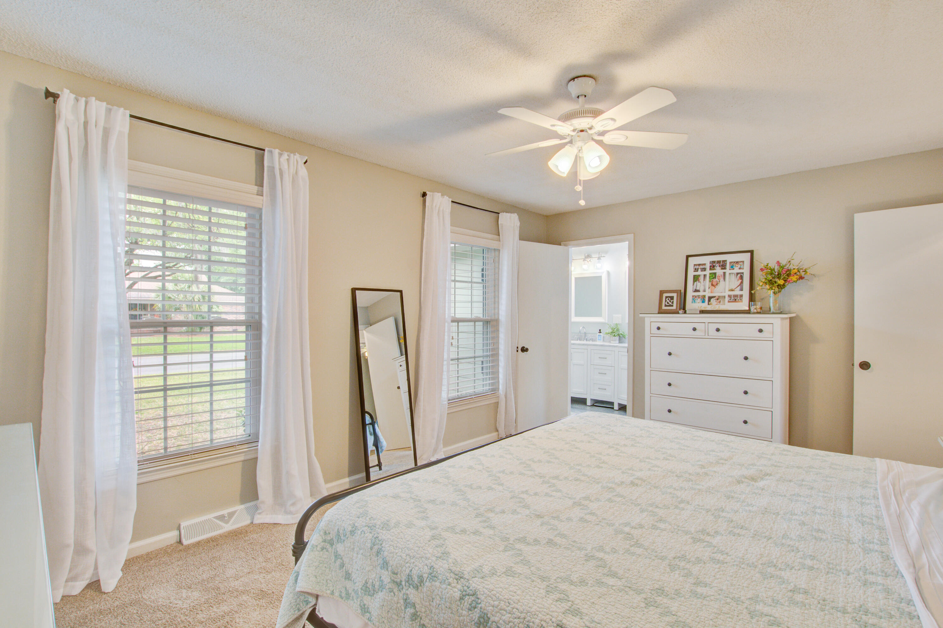 2115 Hunter Creek Drive