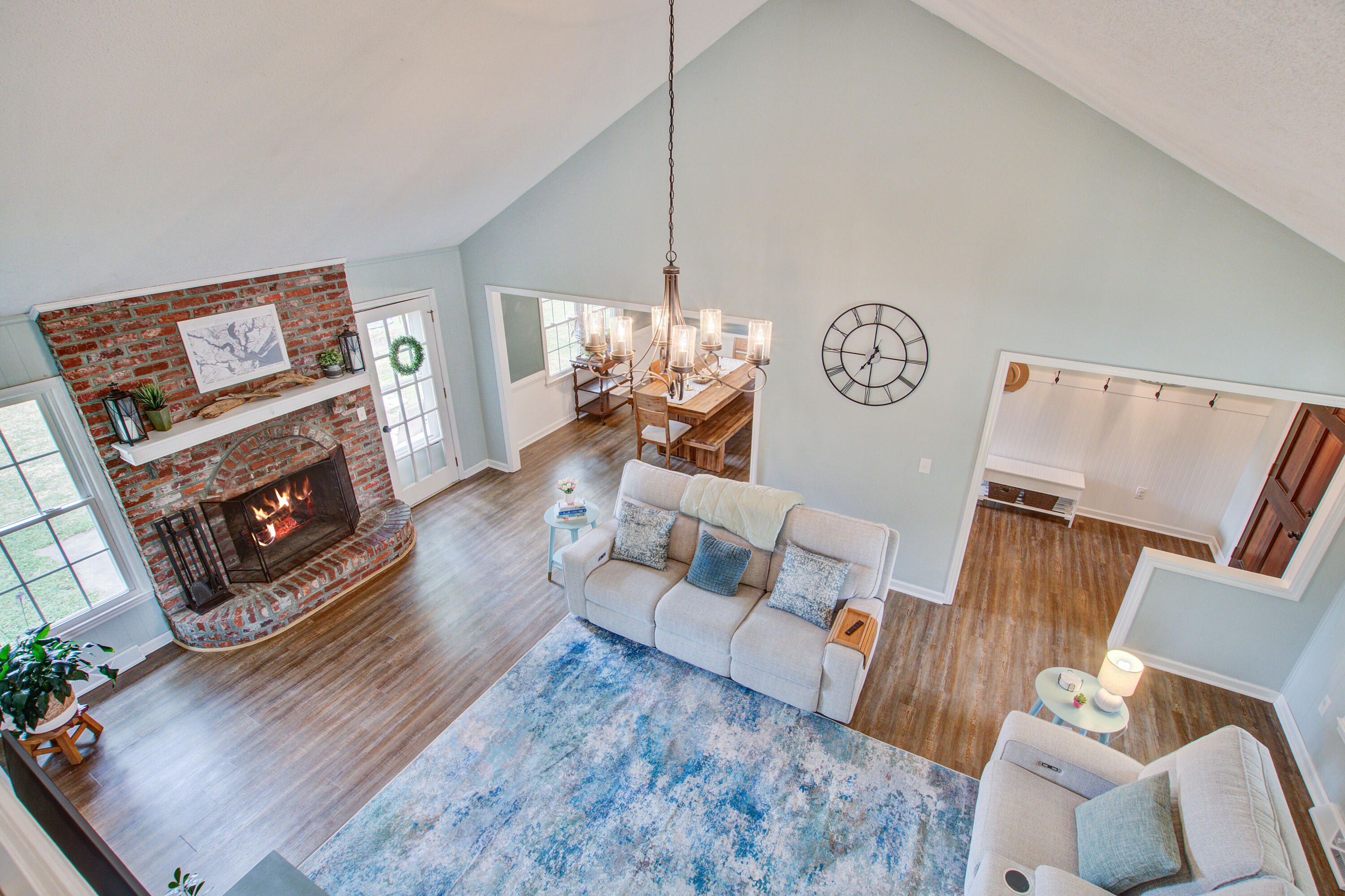 2115 Hunter Creek Drive