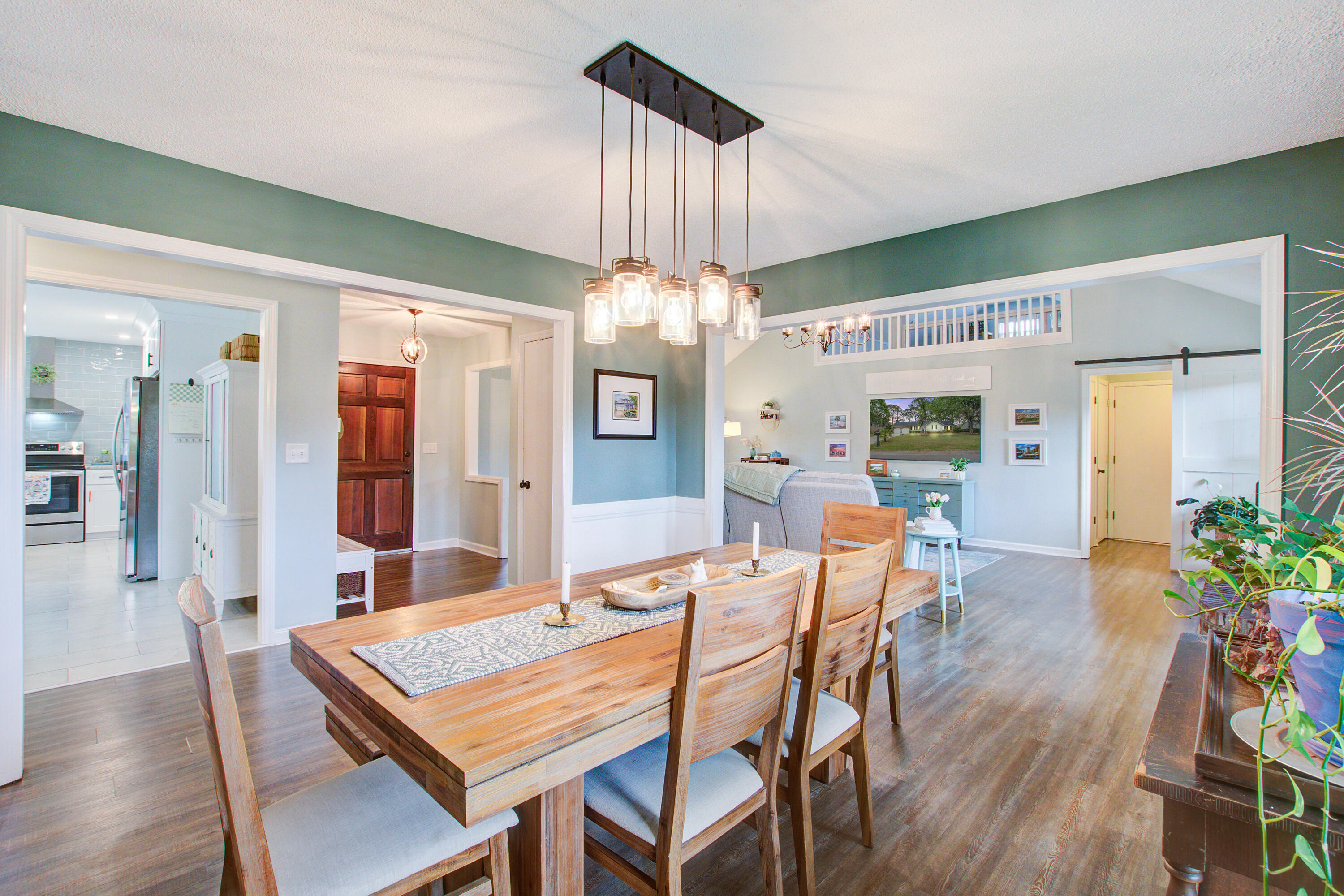 2115 Hunter Creek Drive