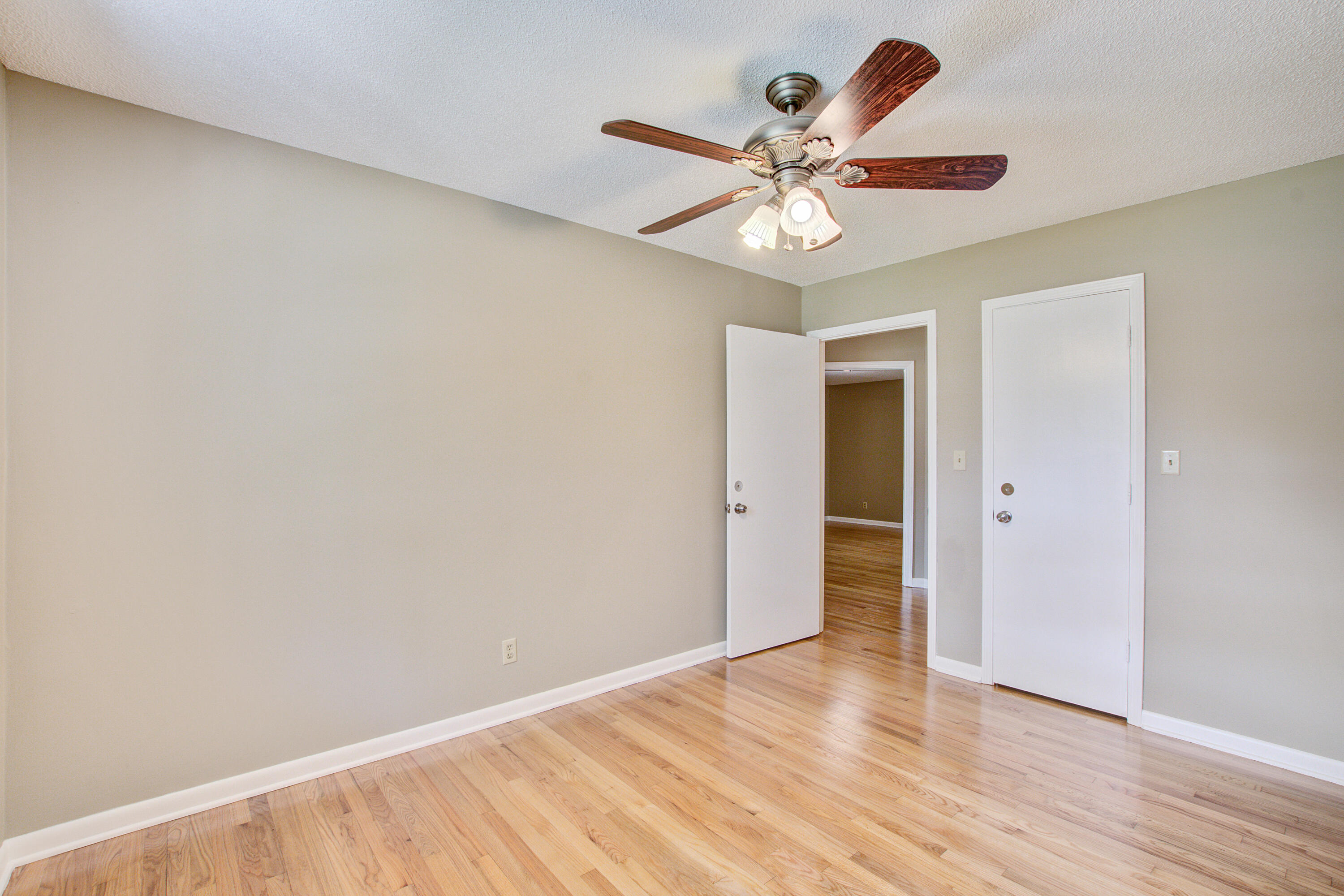 2734 Shadow Lane