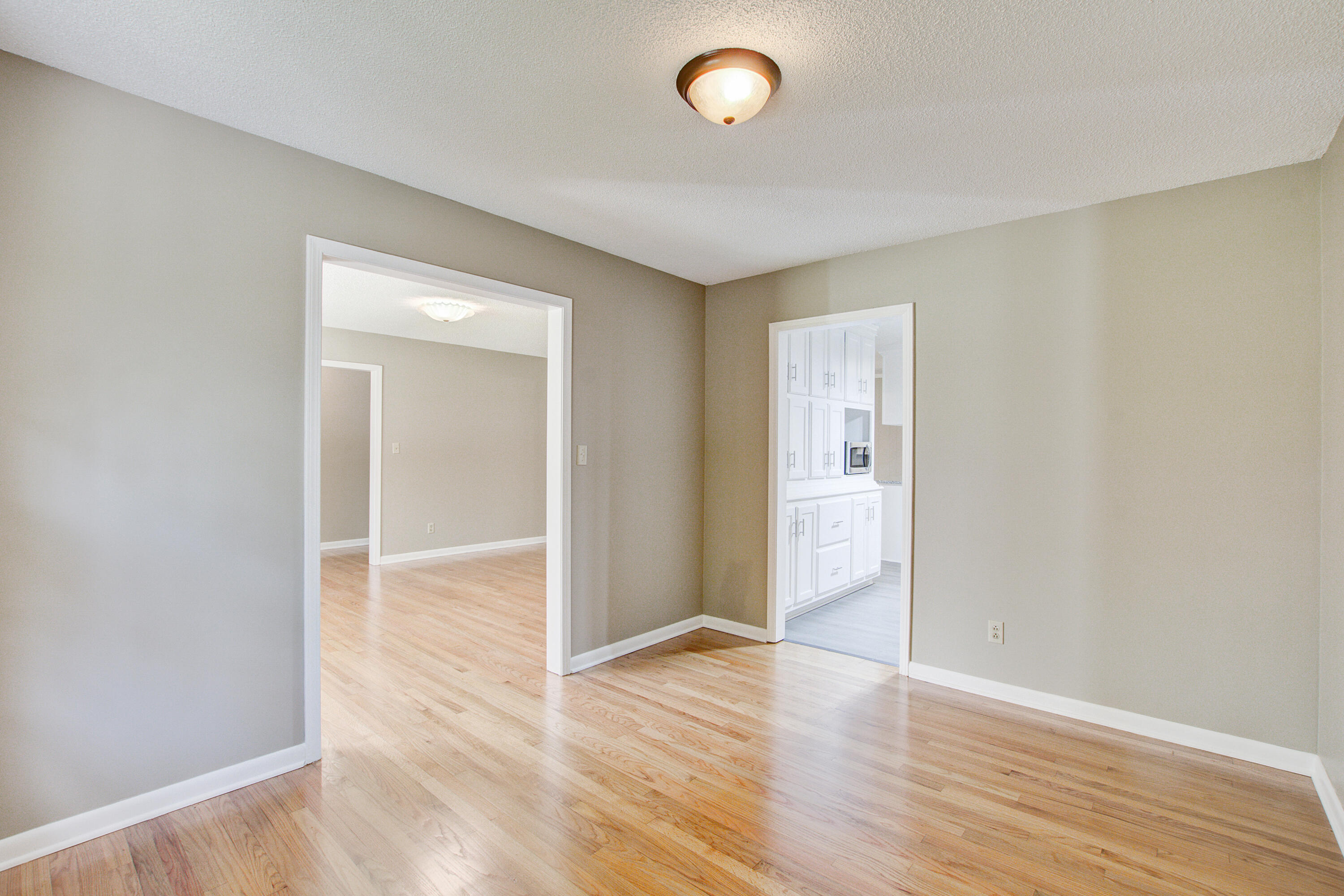 2734 Shadow Lane