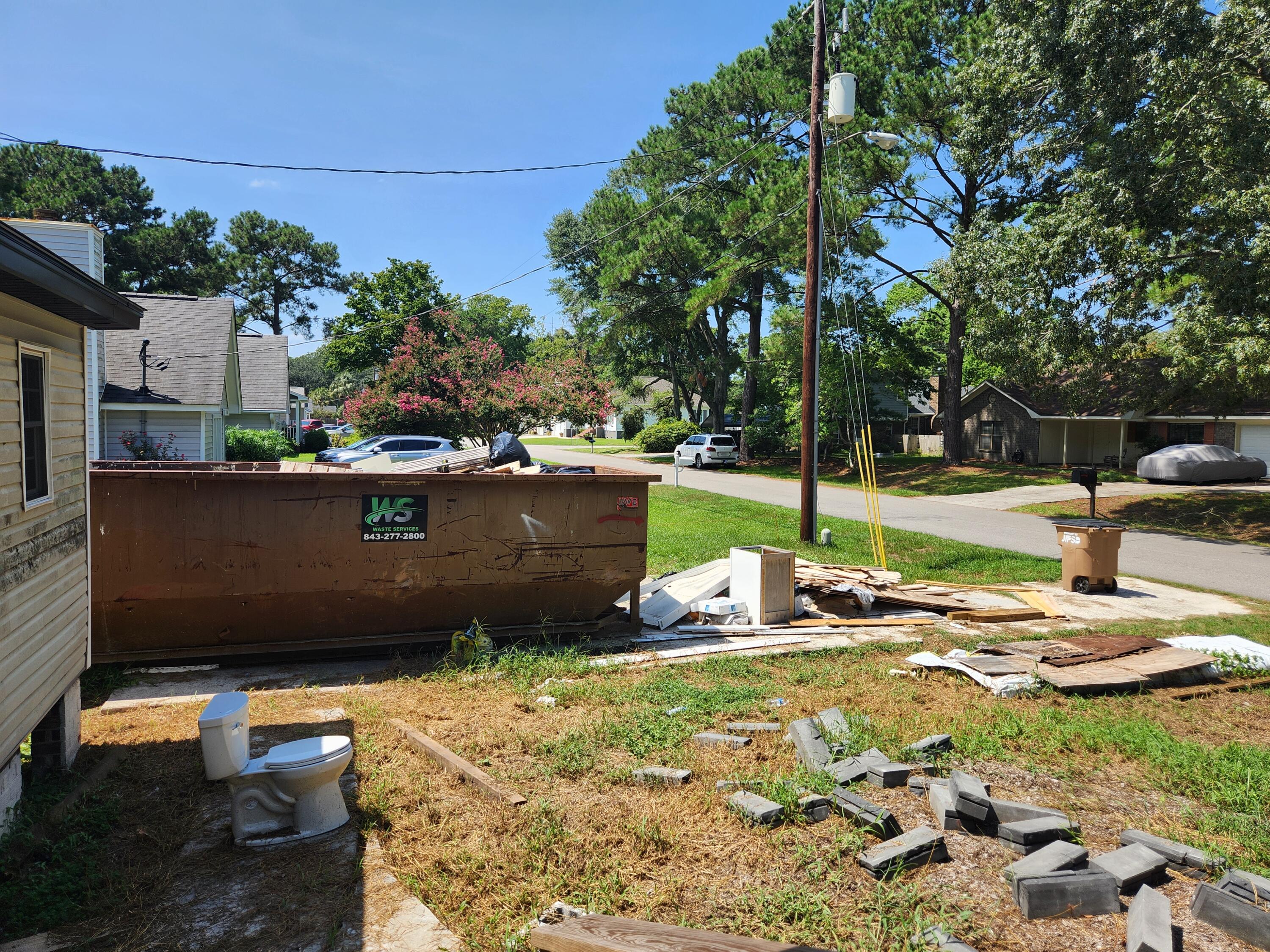 1553 Kentwood Circle