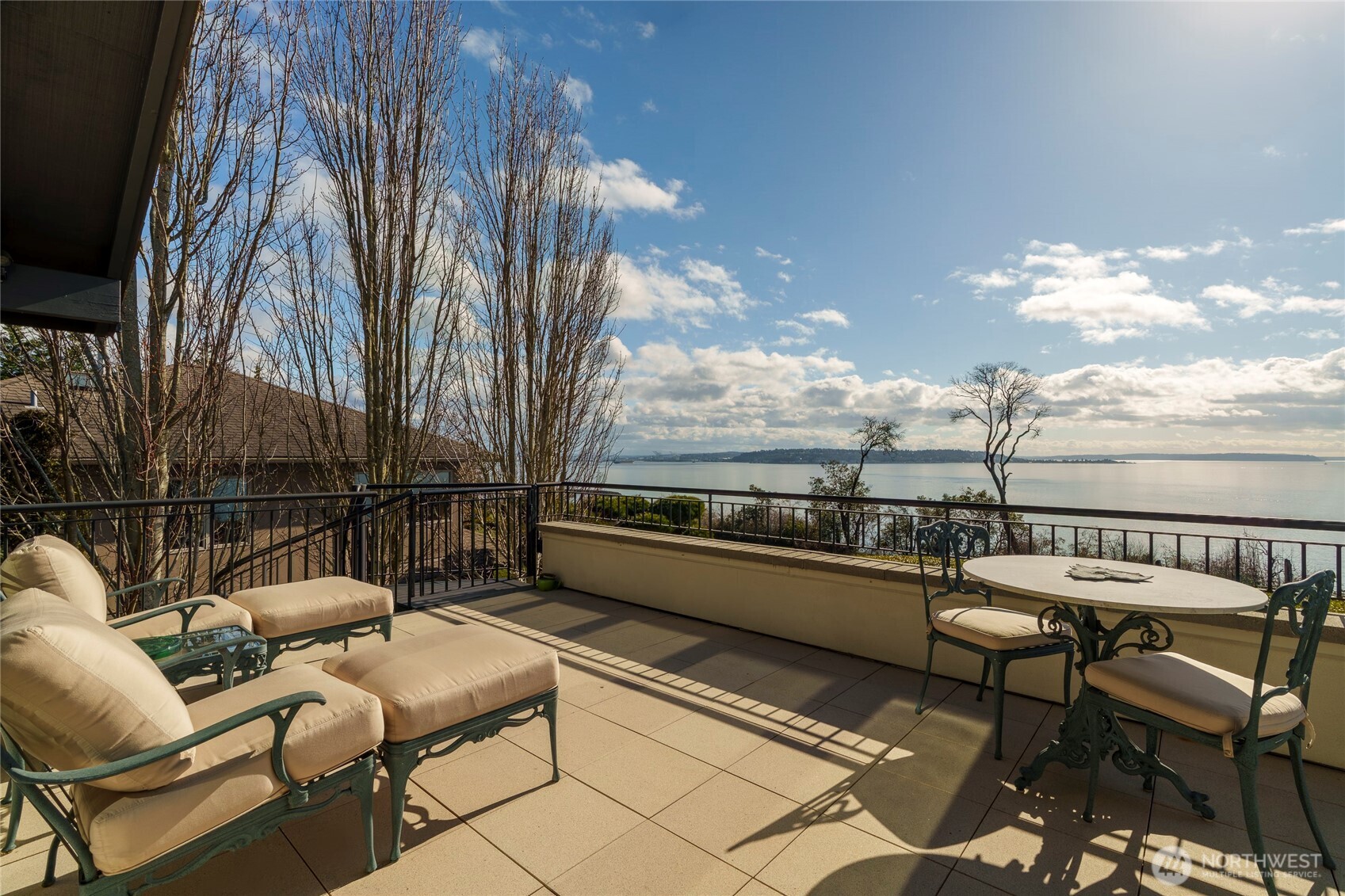 1640 Magnolia Boulevard W