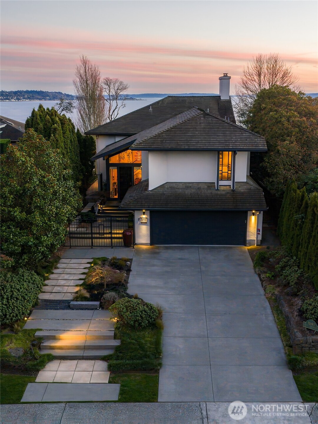 1640 Magnolia Boulevard W