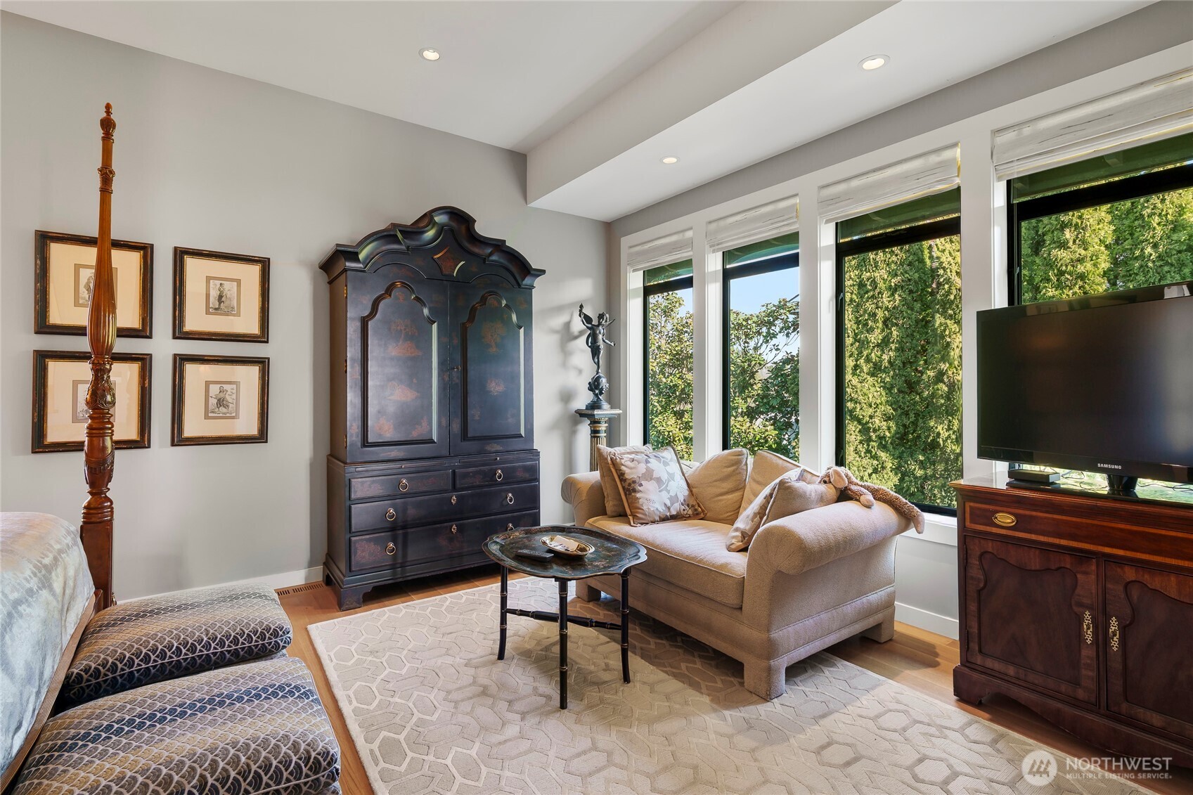 1640 Magnolia Boulevard W