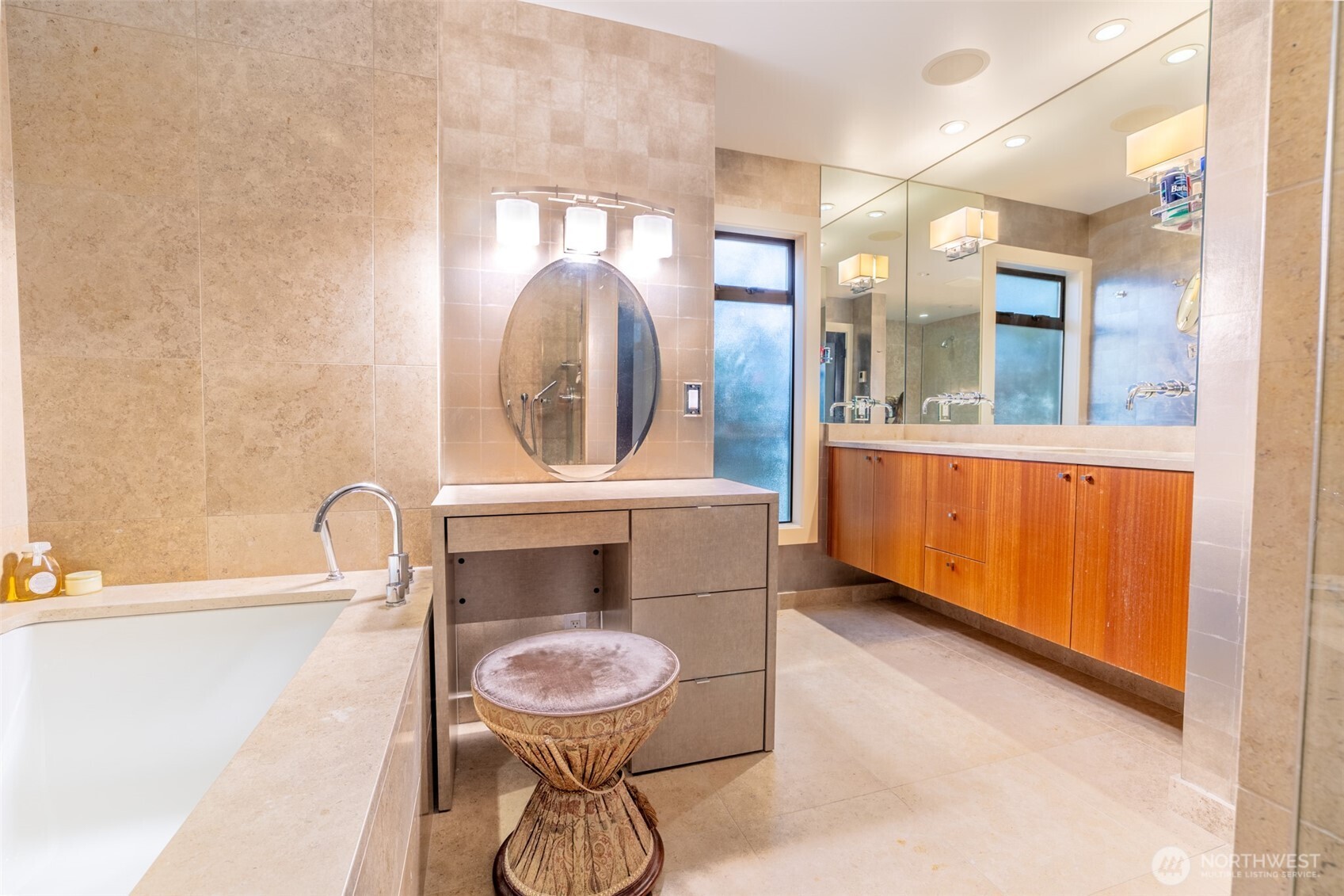 1640 Magnolia Boulevard W