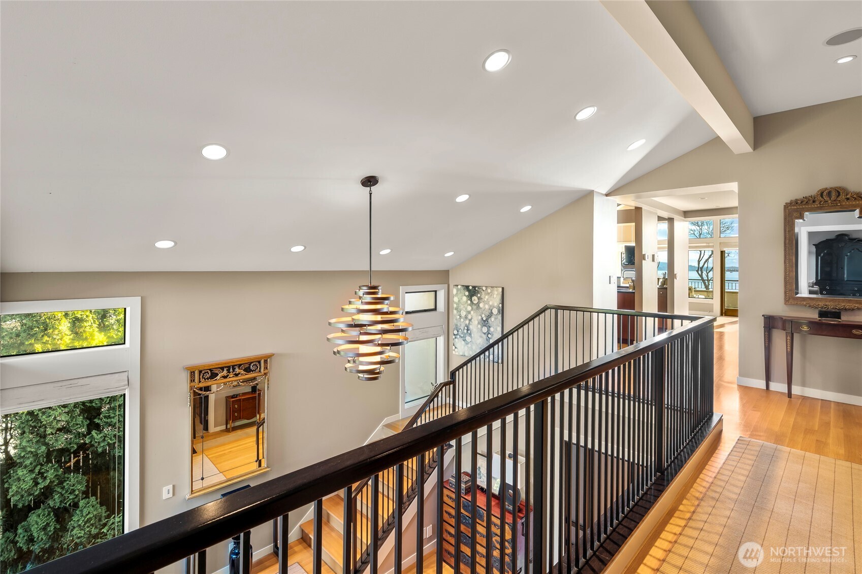 1640 Magnolia Boulevard W