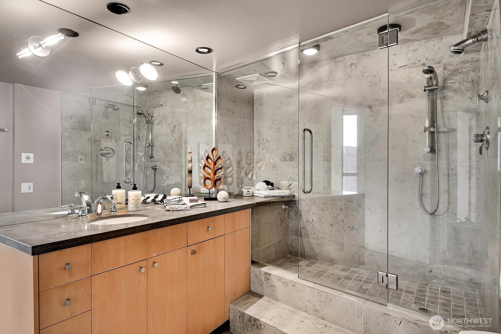 2201 3rd Avenue Unit: 2003