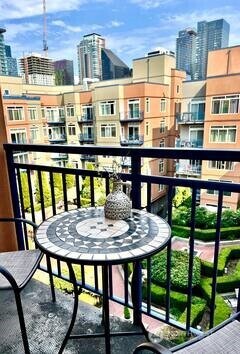 2414 1st Avenue Unit: 409