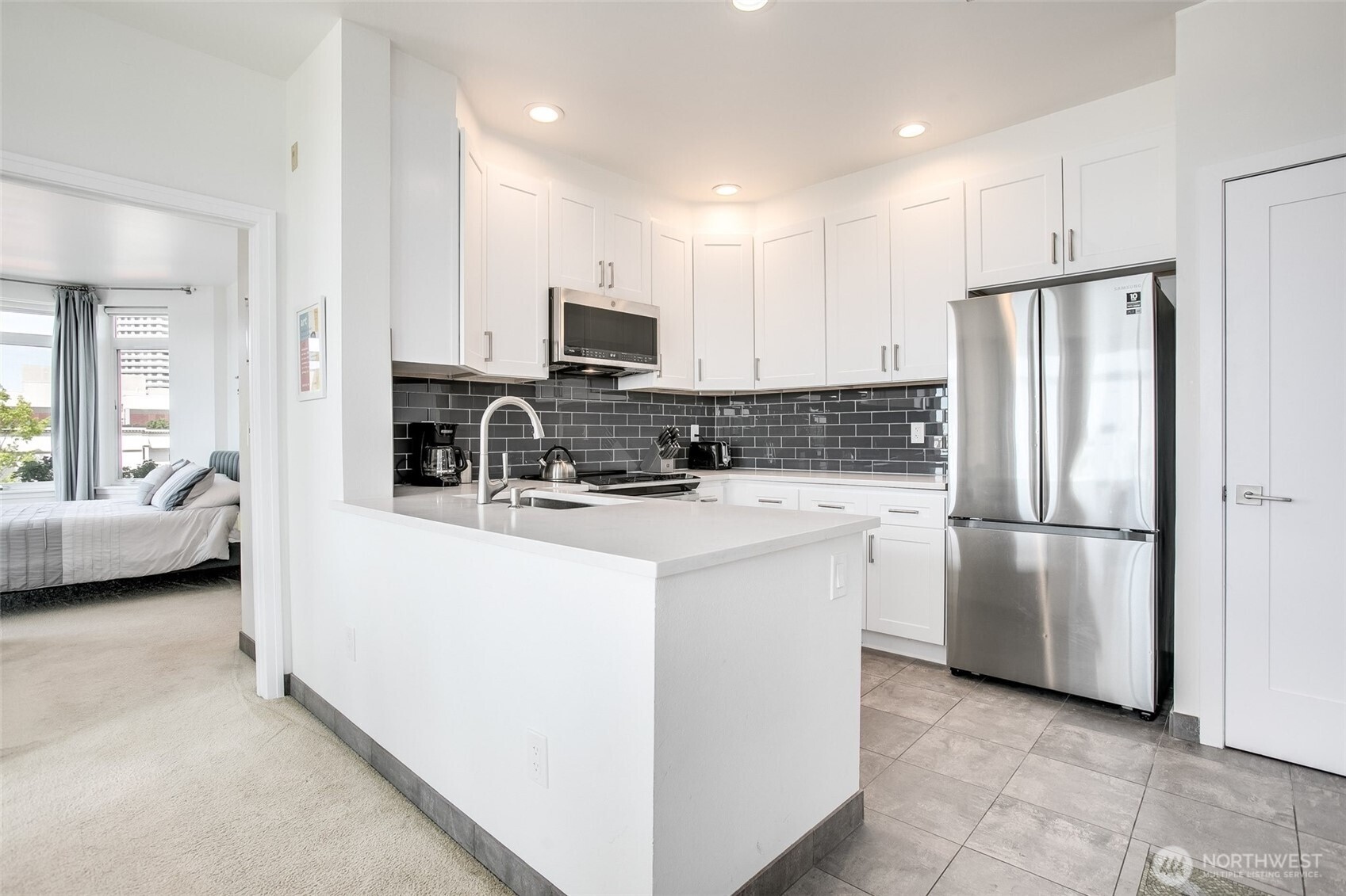 2414 1st Avenue Unit: 409
