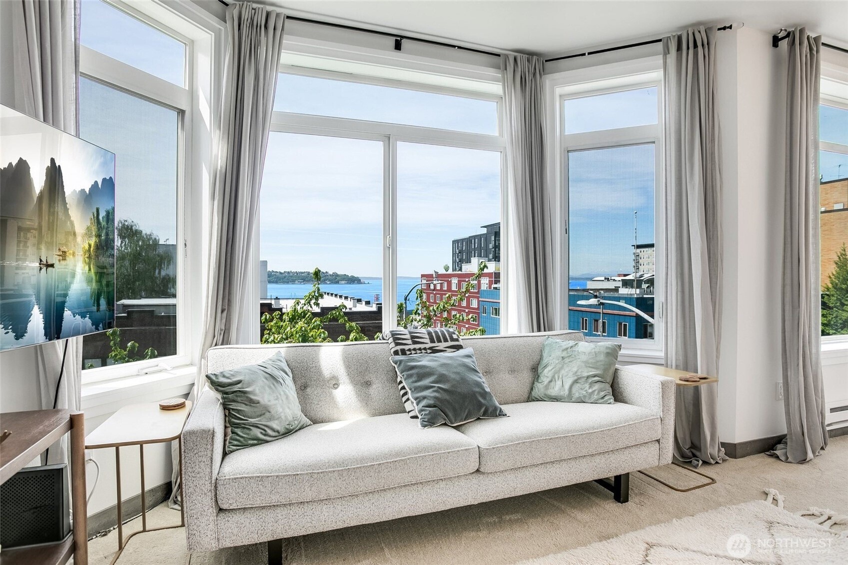 2414 1st Avenue Unit: 409