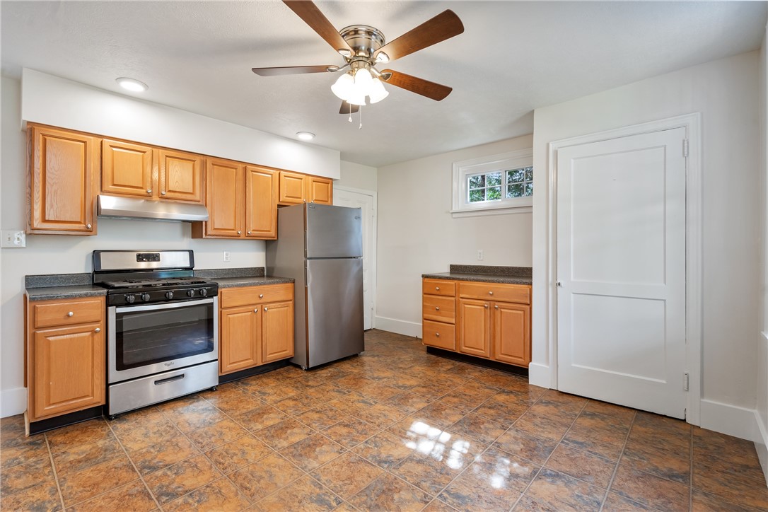 320 Sprott Way