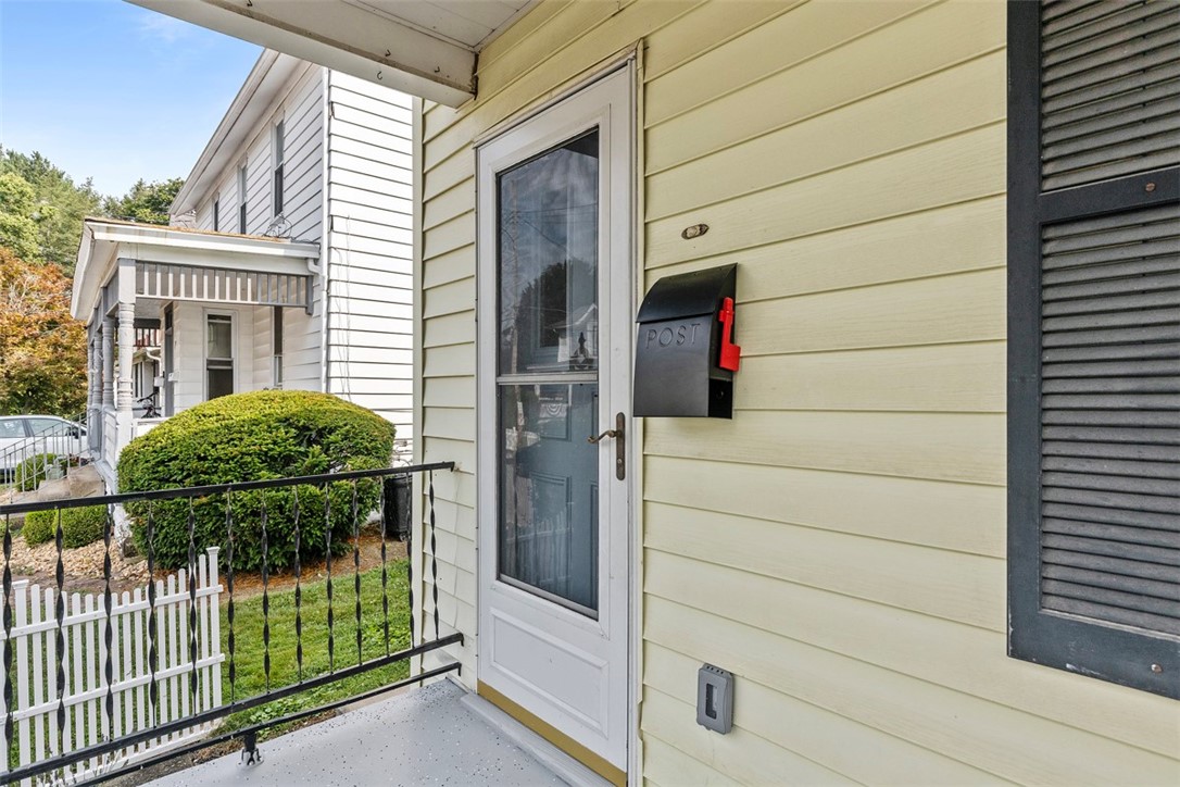 325 Elizabeth Street