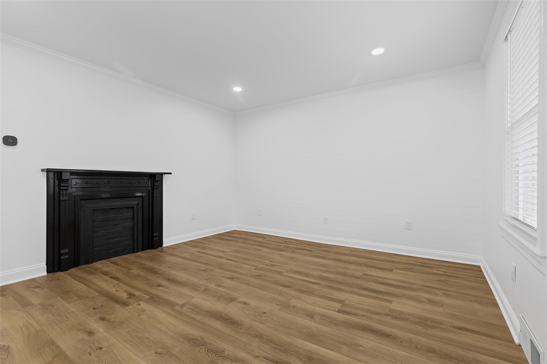 325 Elizabeth Street