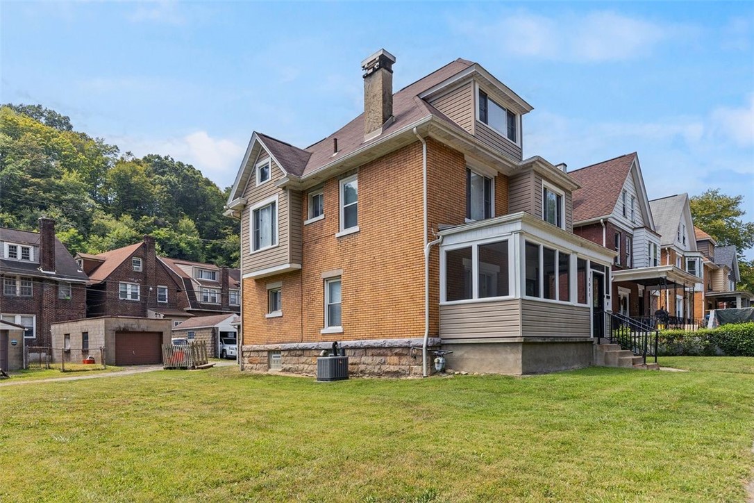 1011 Sheffield Ave