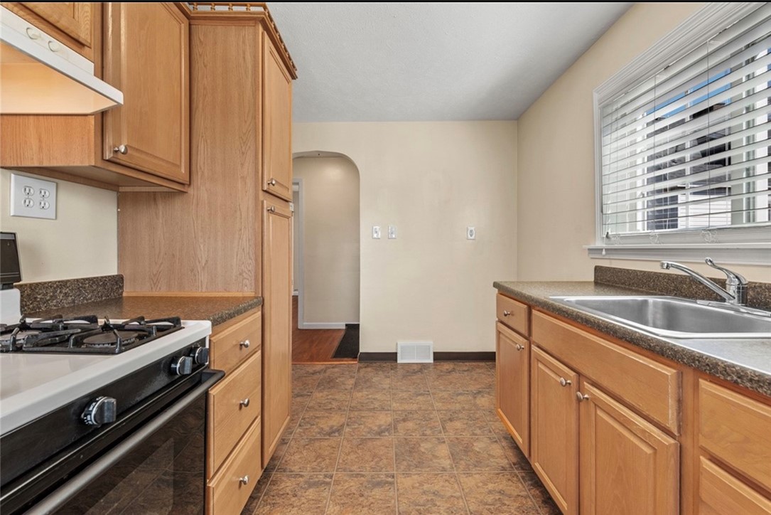 713 Nevin Ave BACK