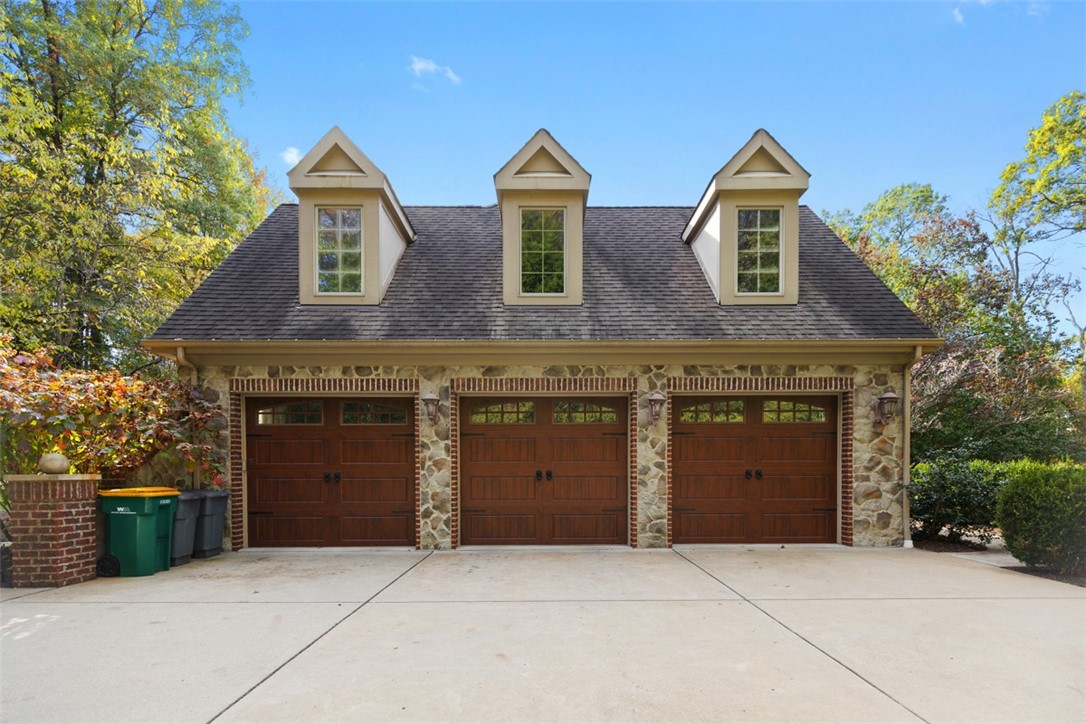 1607 Fieldstone Lane