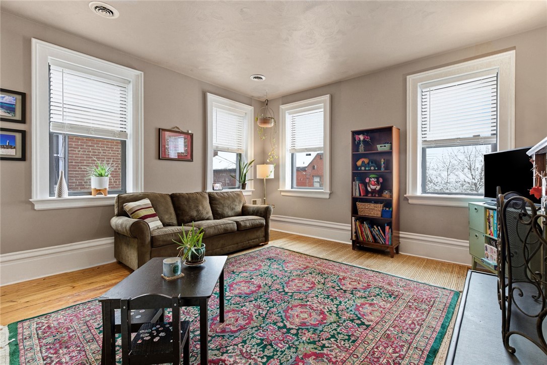 1323 Liverpool Street