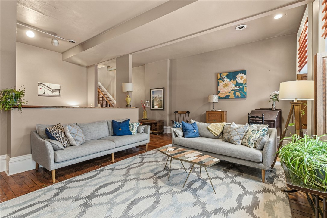 1323 Liverpool Street