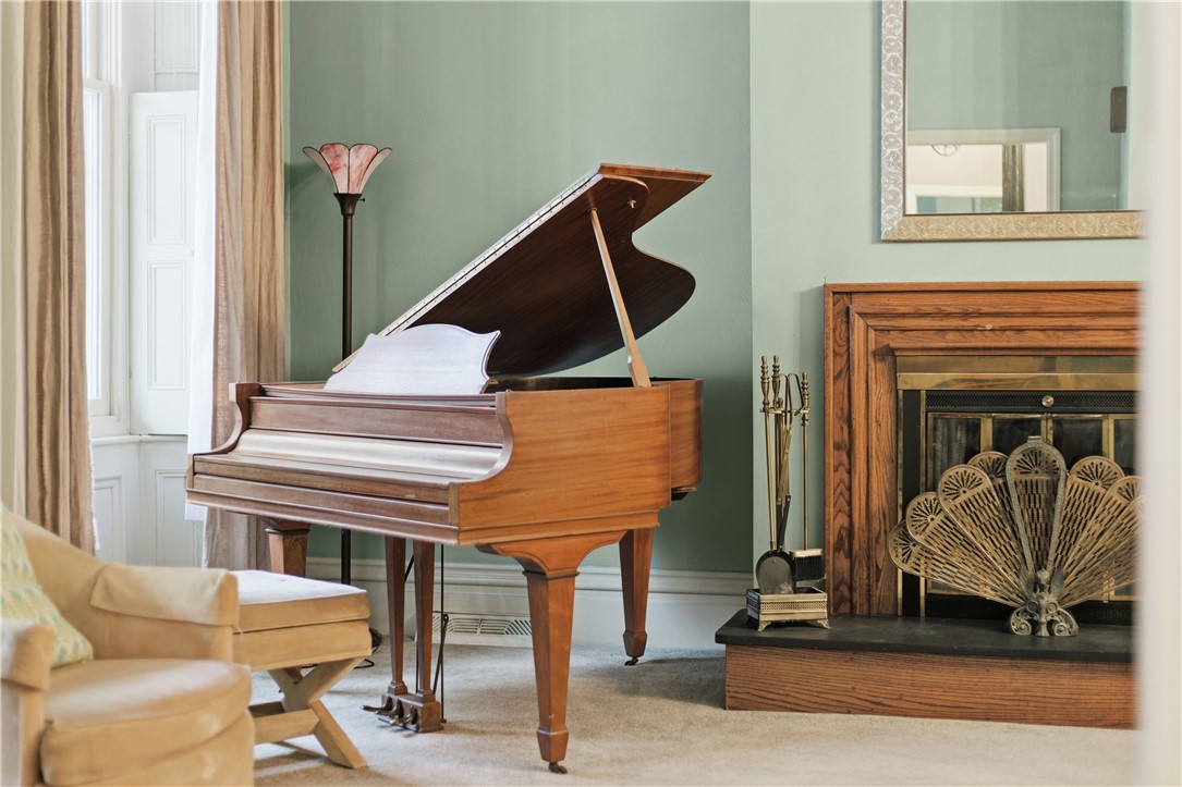 1323 Liverpool Street