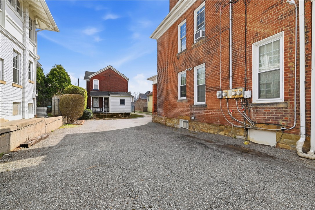 620 S Blackburn Road