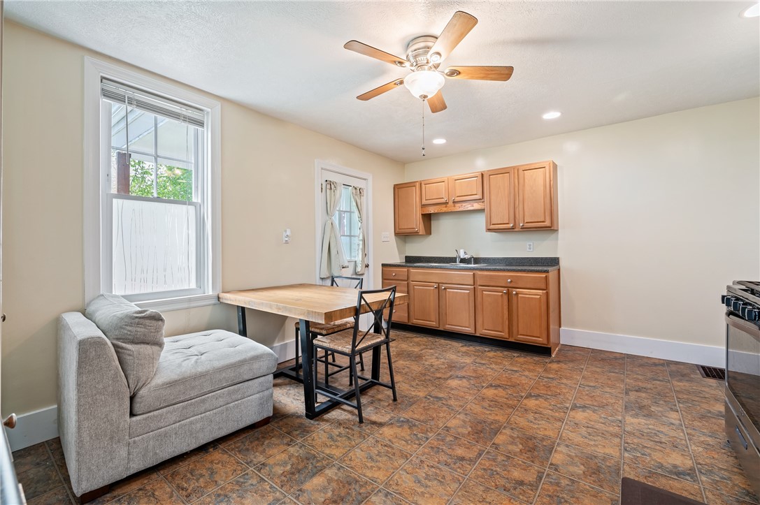 318-320 Sprott Way