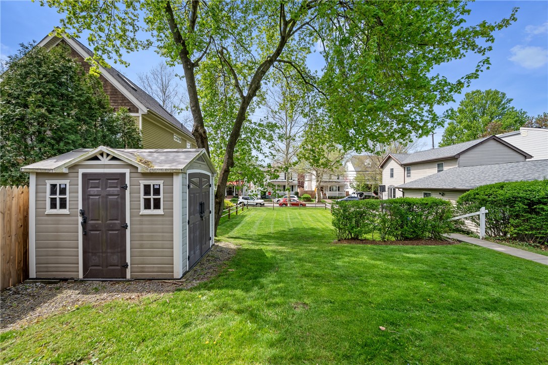 318-320 Sprott Way