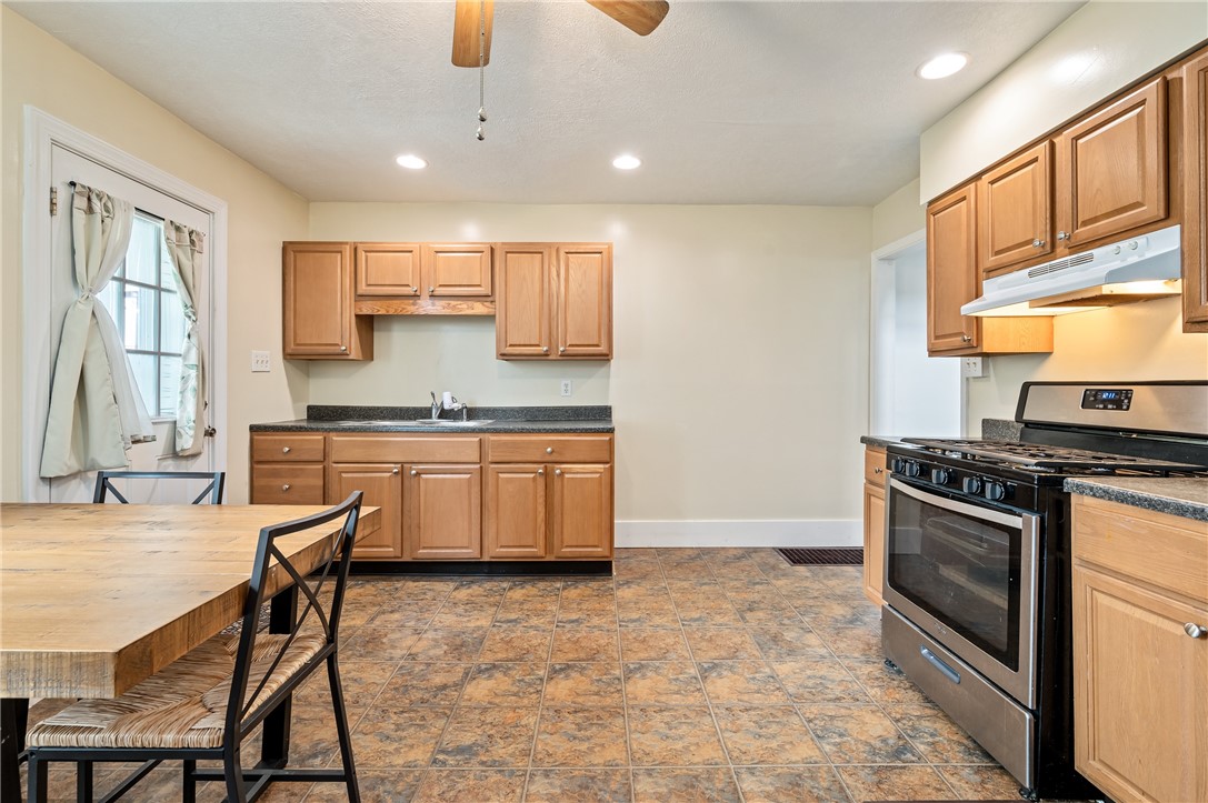 318-320 Sprott Way